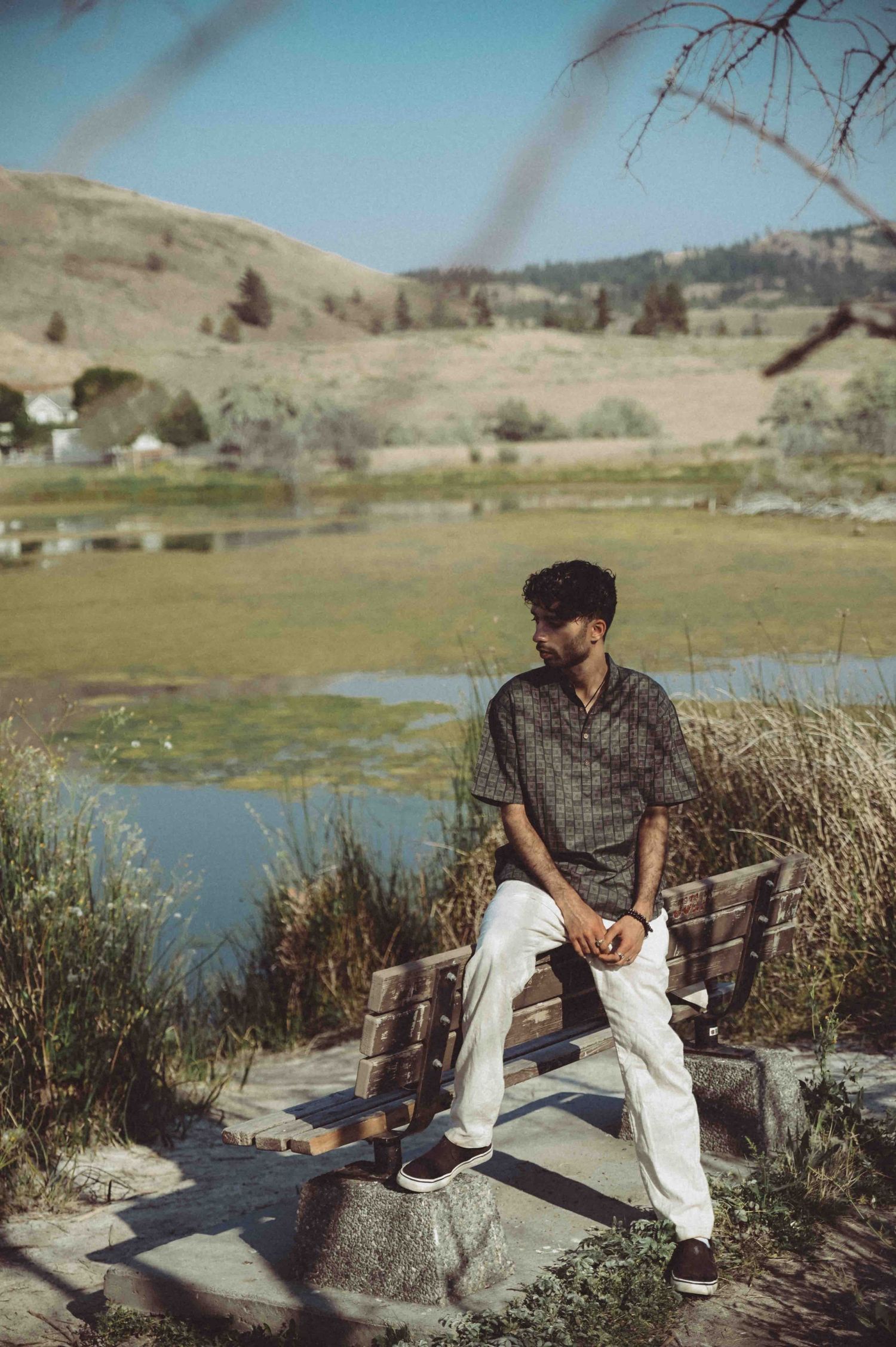 Kamloops summer sure has a different feel. The colors from the desert do pop up a lot. As the dry grass is an add-on. A portrait shoot live.