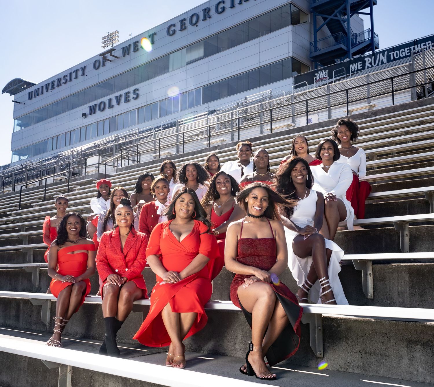 Group portrait of Delta Sigma Theta Sorority, Inc. members captured by Murray Vision Photography in Atlanta