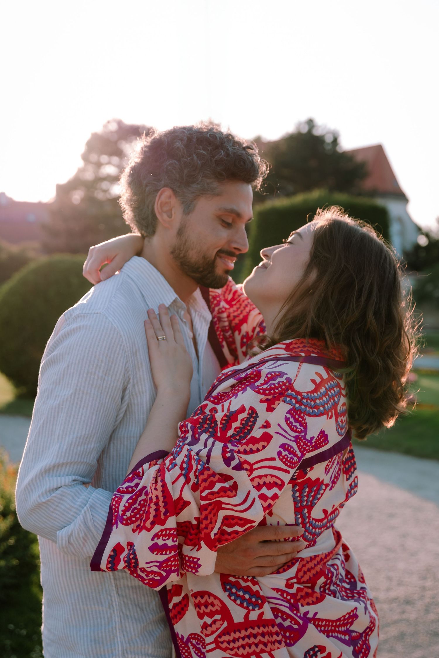 Couple photoshoot at Schonbrunn Palace in Vienna