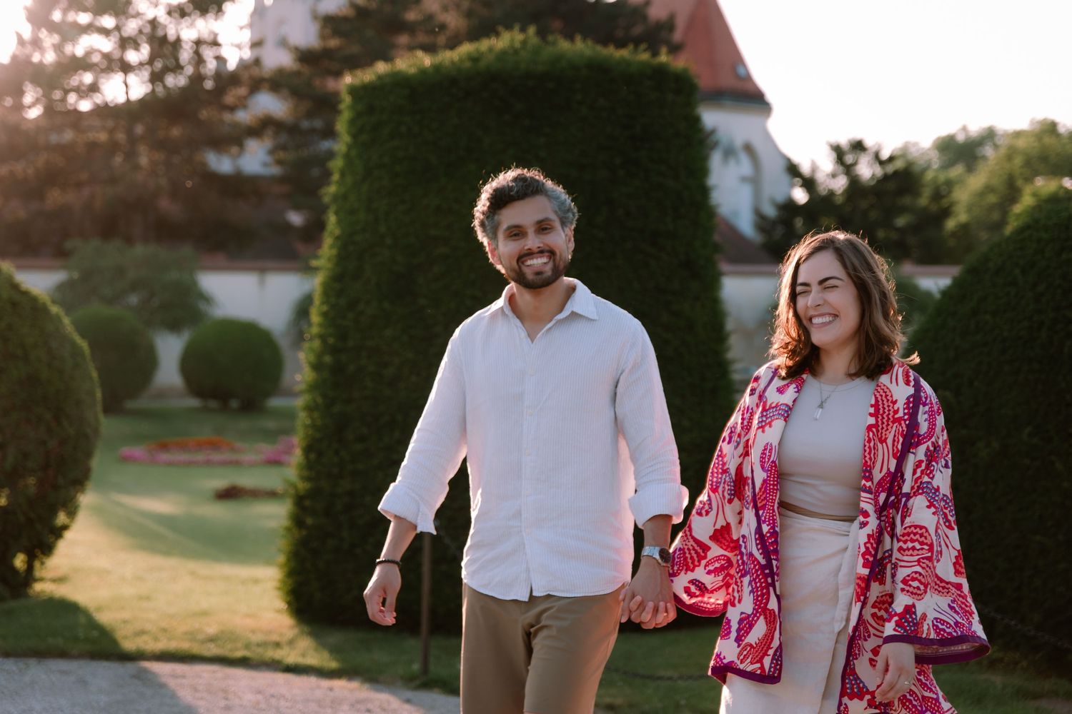 Couple photoshoot at Schonbrunn Palace in Vienna