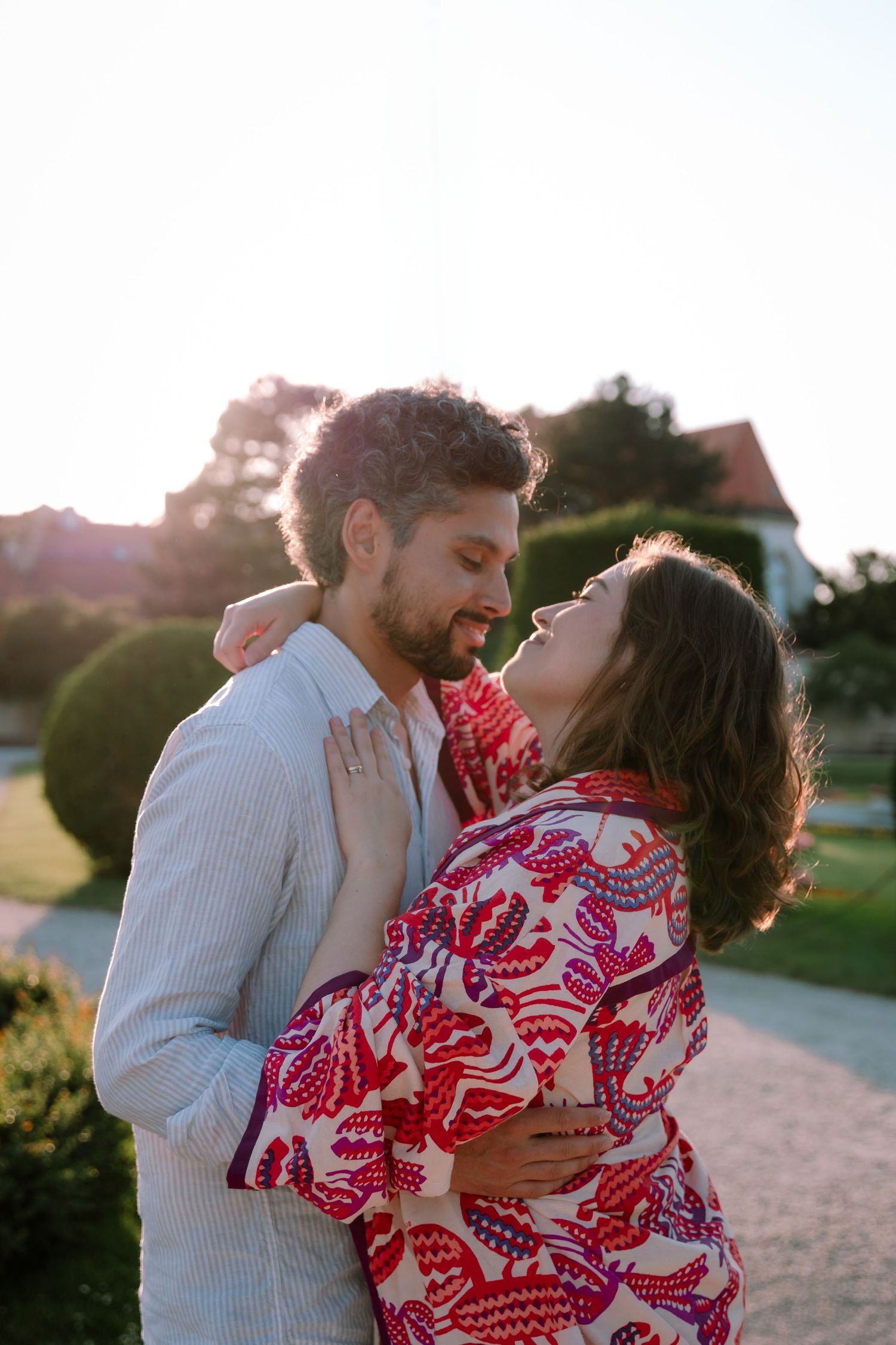 Couple photoshoot at Schonbrunn Palace in Vienna