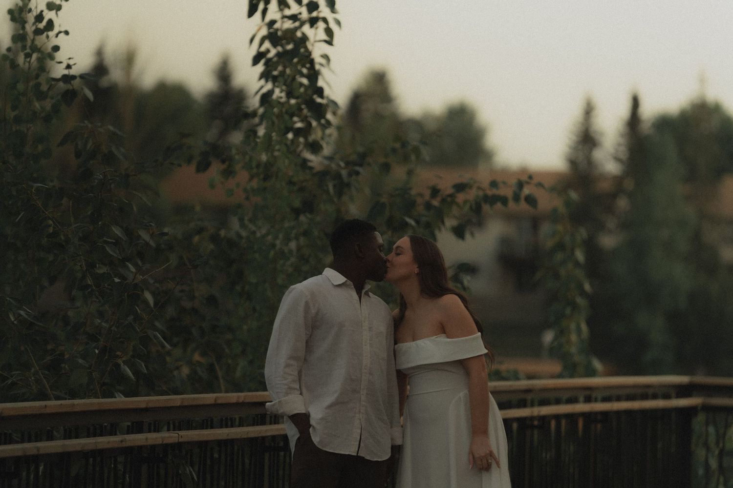 cinematic photographer, moody tones, storytelling photography, golden hour, emotional moments, natural light, editorial style, documentary w