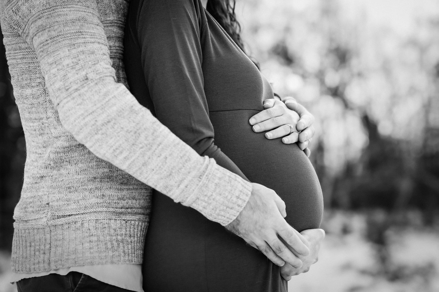 maternity portraits Ottawa indoor studio