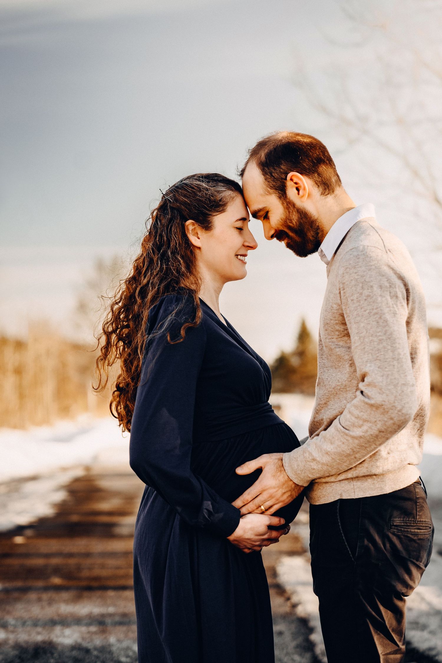 maternity portraits Ottawa indoor