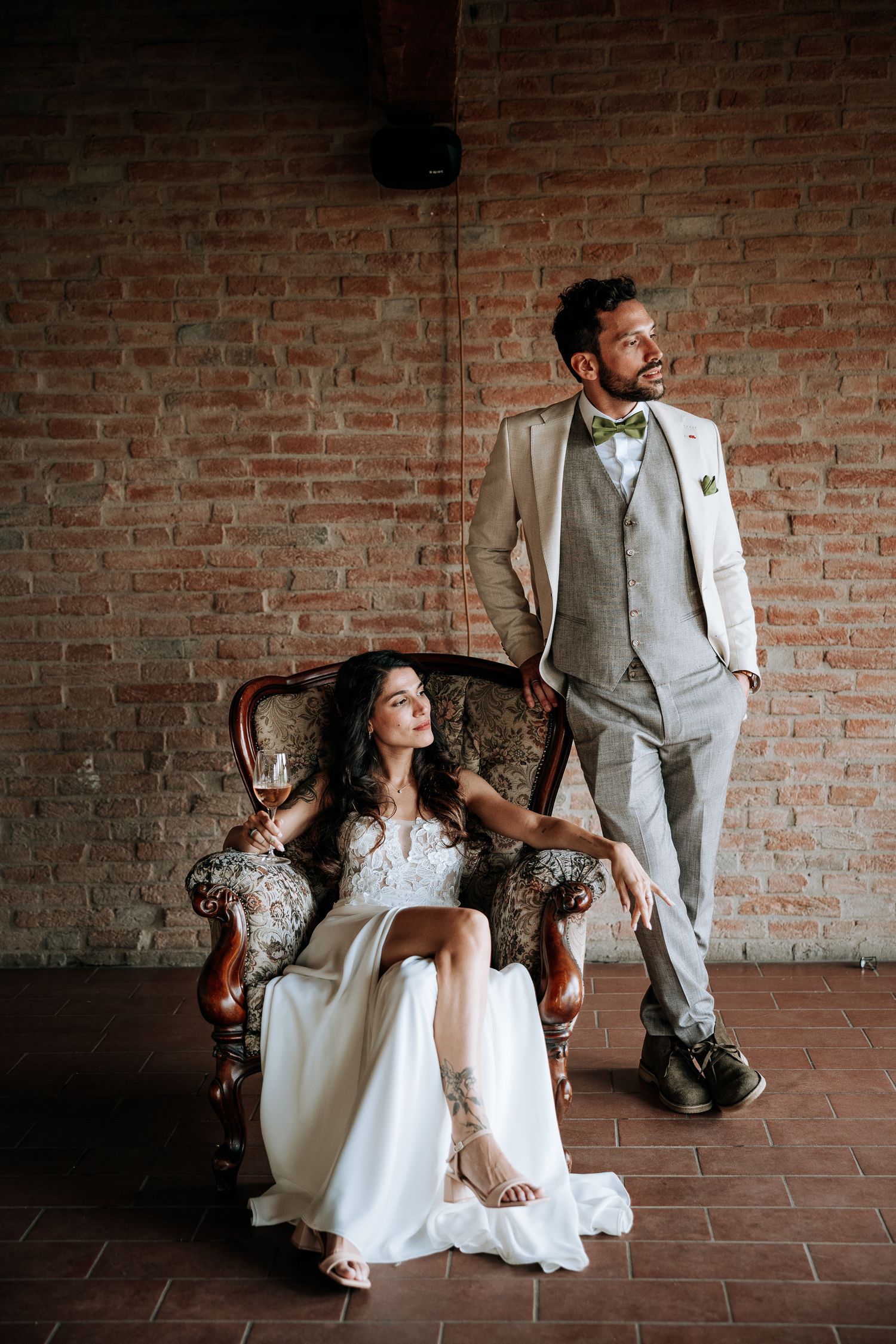 Fotografia spontanea degli sposi durante un matrimonio a Bologna, con uno stile naturale ed emozionale. Matrimonio casale il Pino