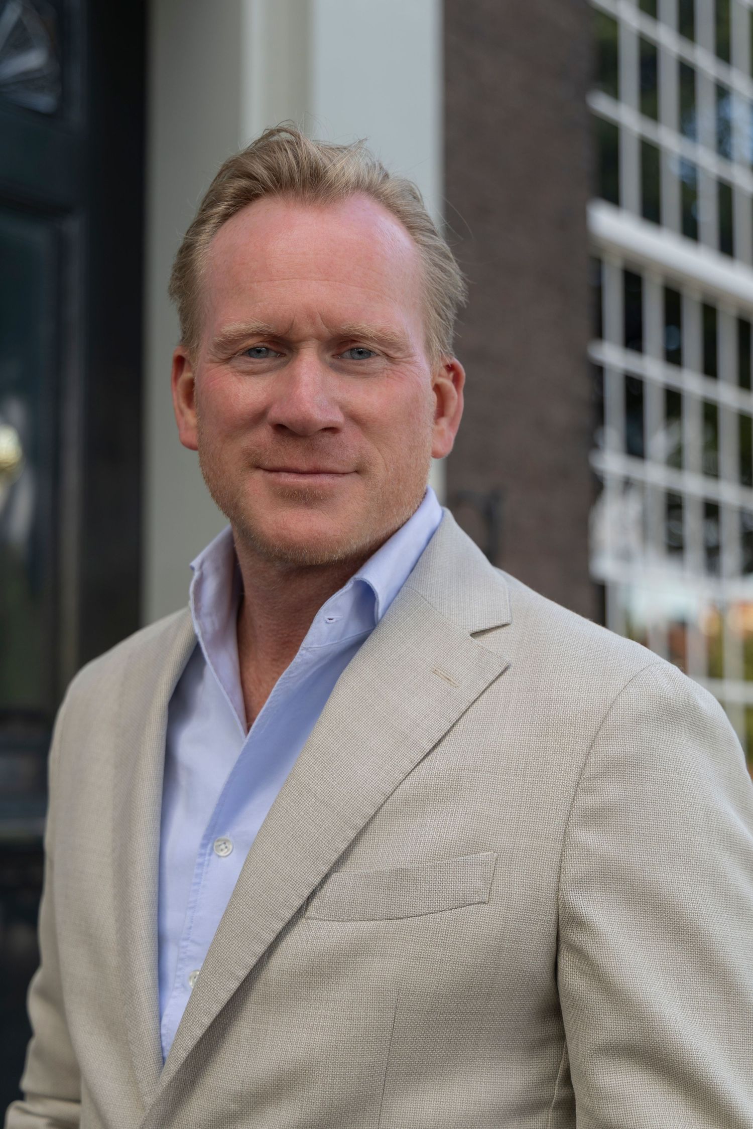 Zakelijk portret op buitenlocatie