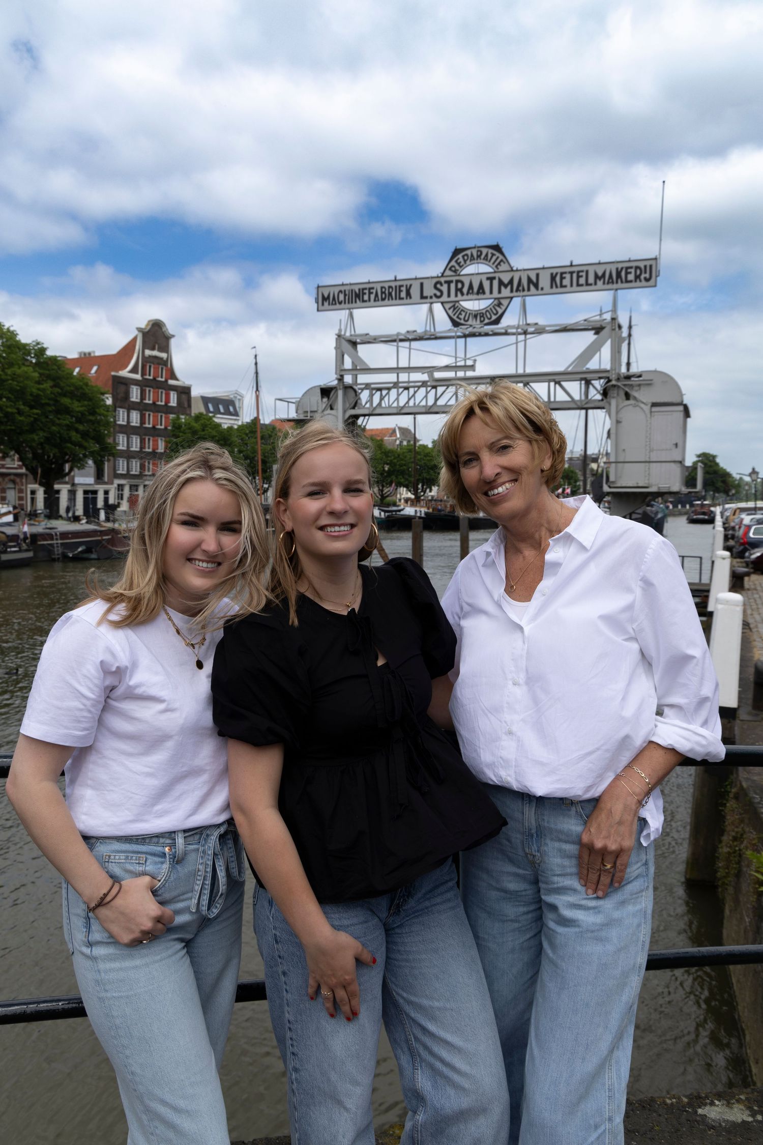 Moeder en 2 dochters foto
Centrum Dordrecht
Oude binnen stad