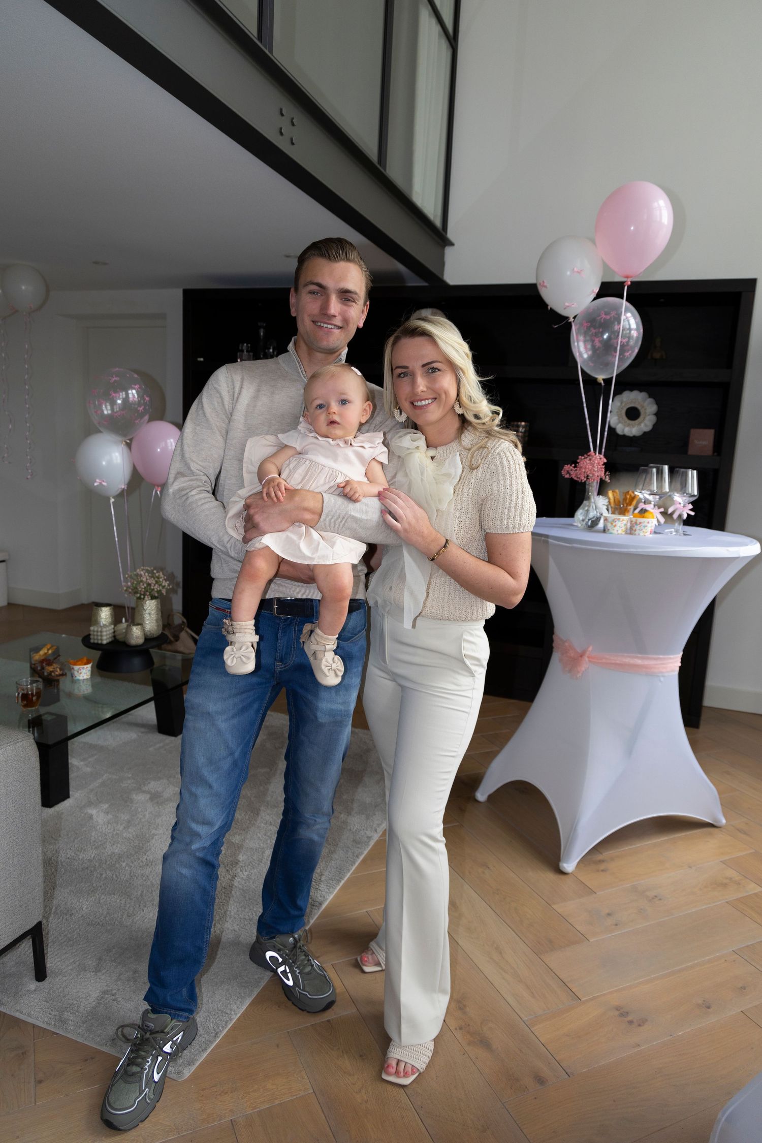 vader moeder dochter foto
dochter 1 jaar
1 jaar oud feestje