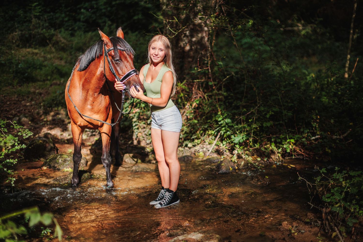 Cheval, rivière fraiche et liberté. Un lien vrai. Par Eric Filliat, photographe animalier à Moulins et dans le Bocage Bourbonnais.