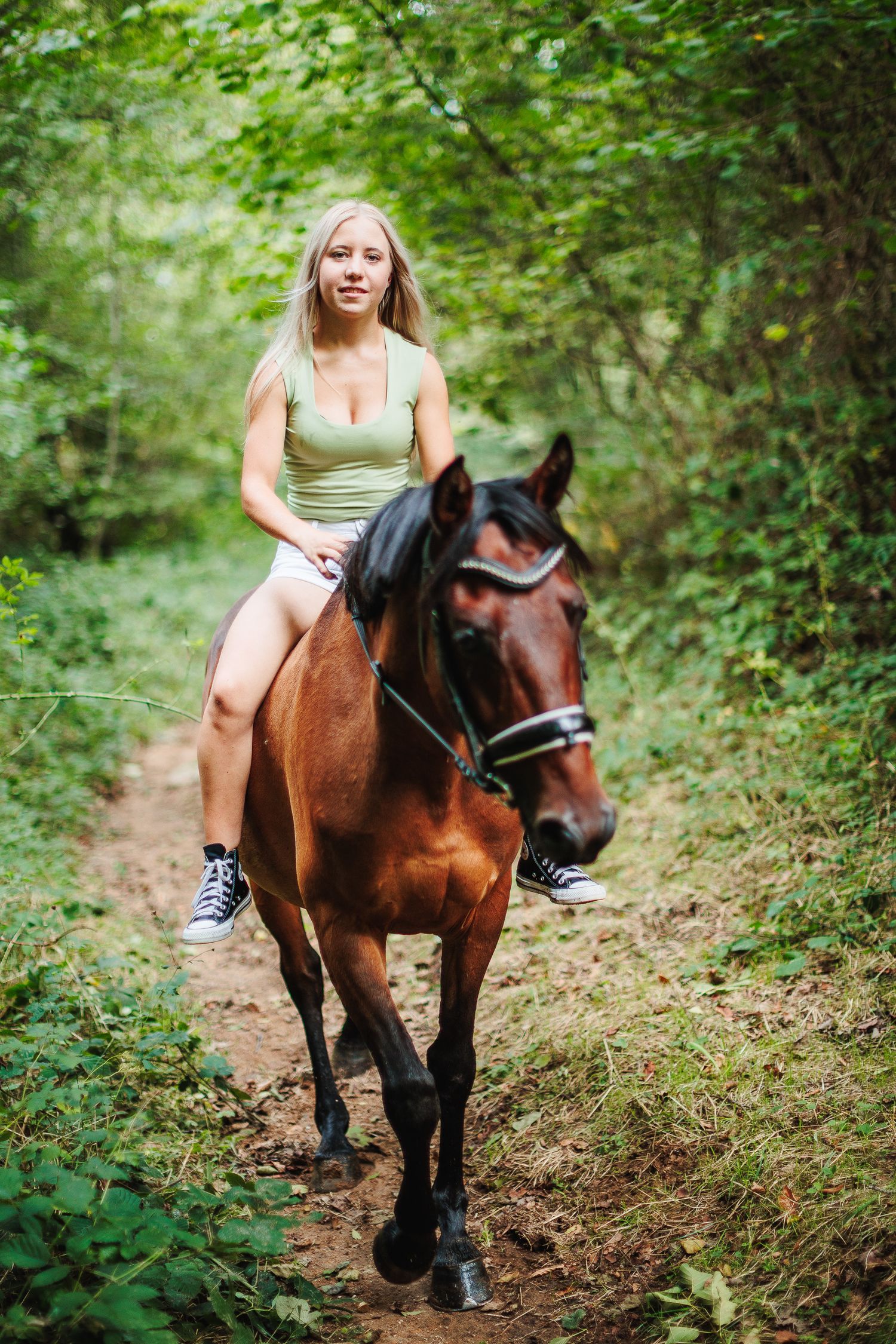 Randonnée équestre, émotion et liberté, saisie par Eric Filliat photographe animalier à Souvigny et dans le Bocage Bourbonnais - Allier 03.