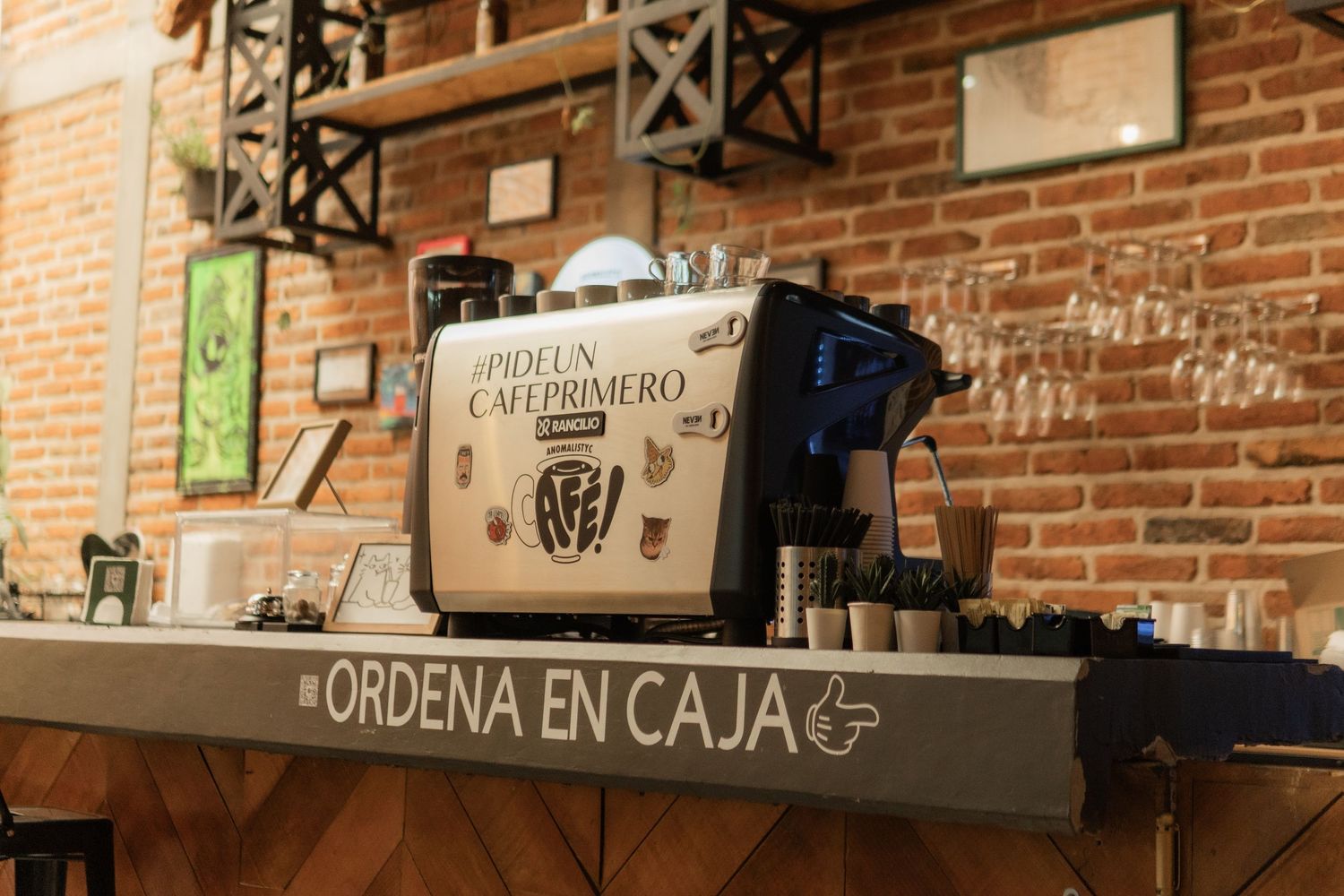 Anomalistyc Cafe