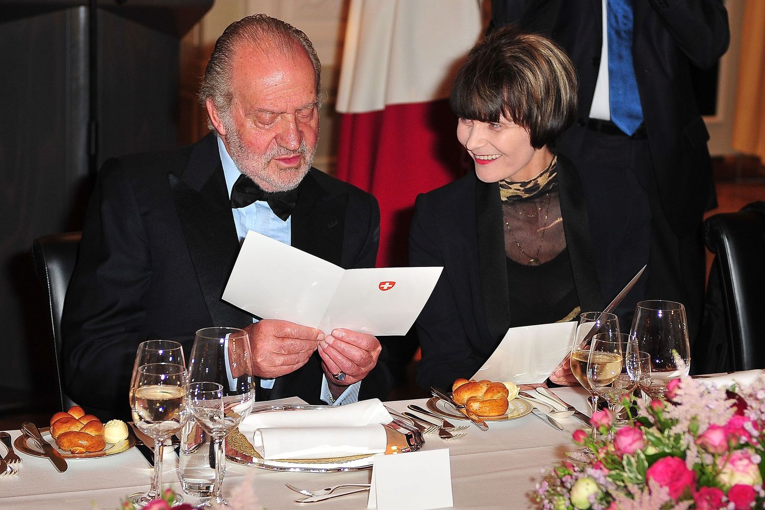King Juan Carlos I and President of the Swiss Confederation
Micheline Calmy-Rey at a formal dinner.