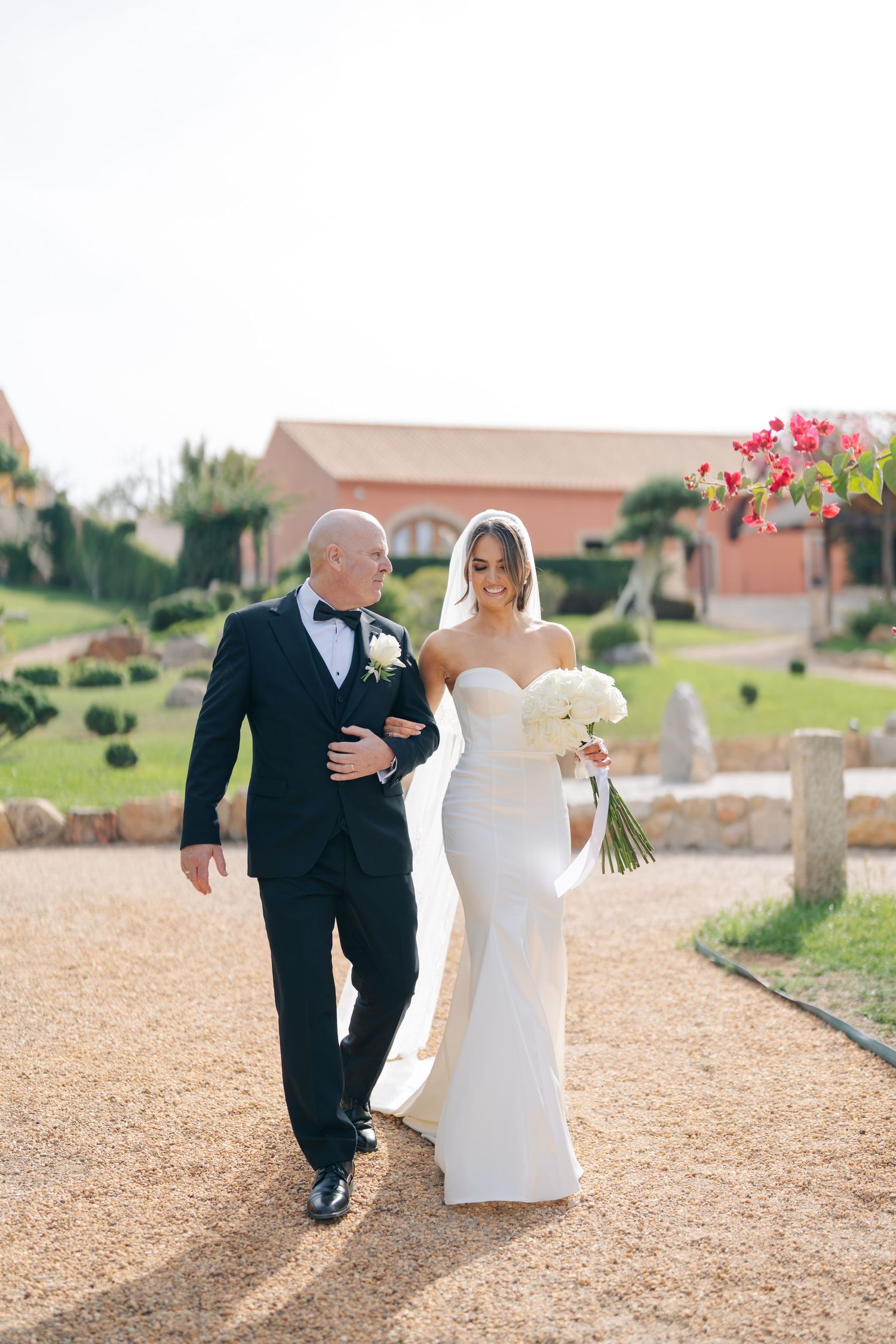natural wedding couple portrait
