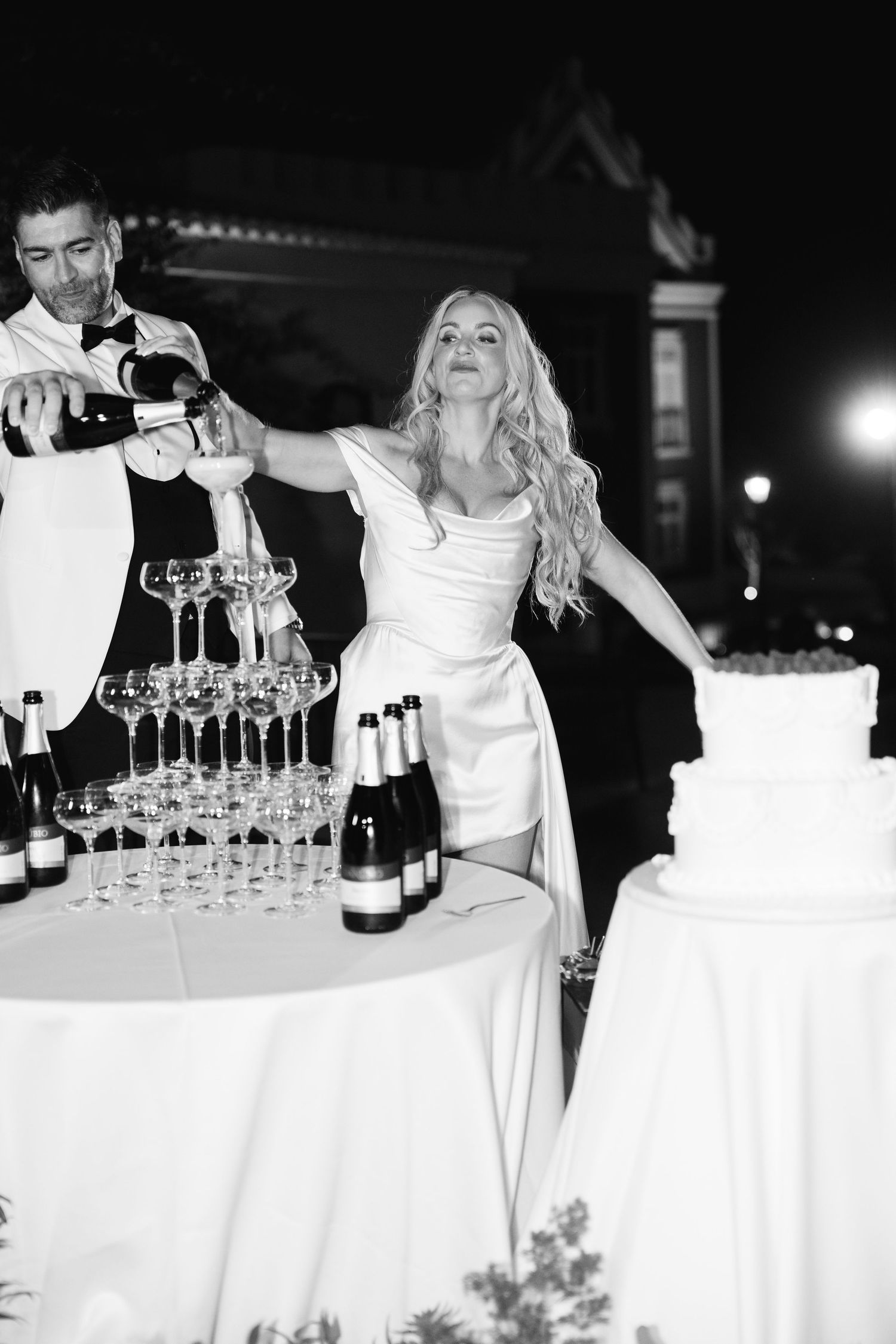 bride dancing wedding party