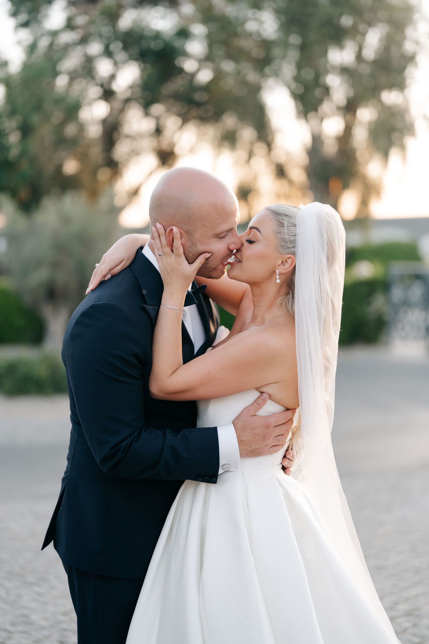 natural wedding couple portrait