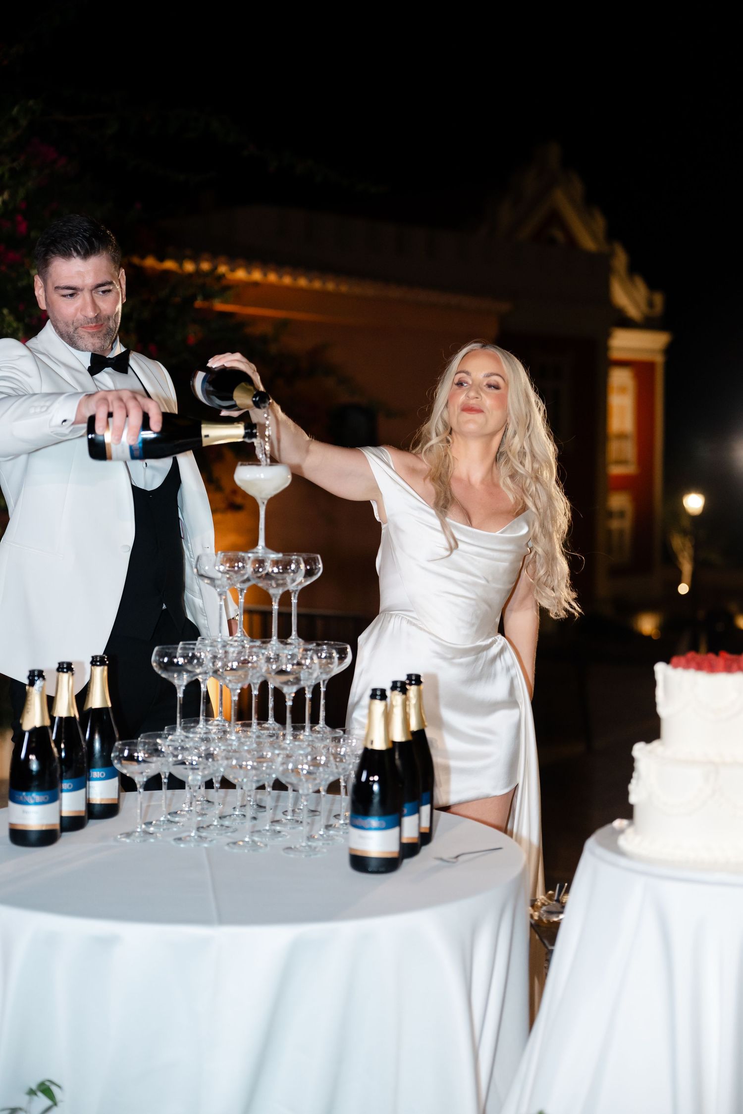 bride cake of cake wedding party