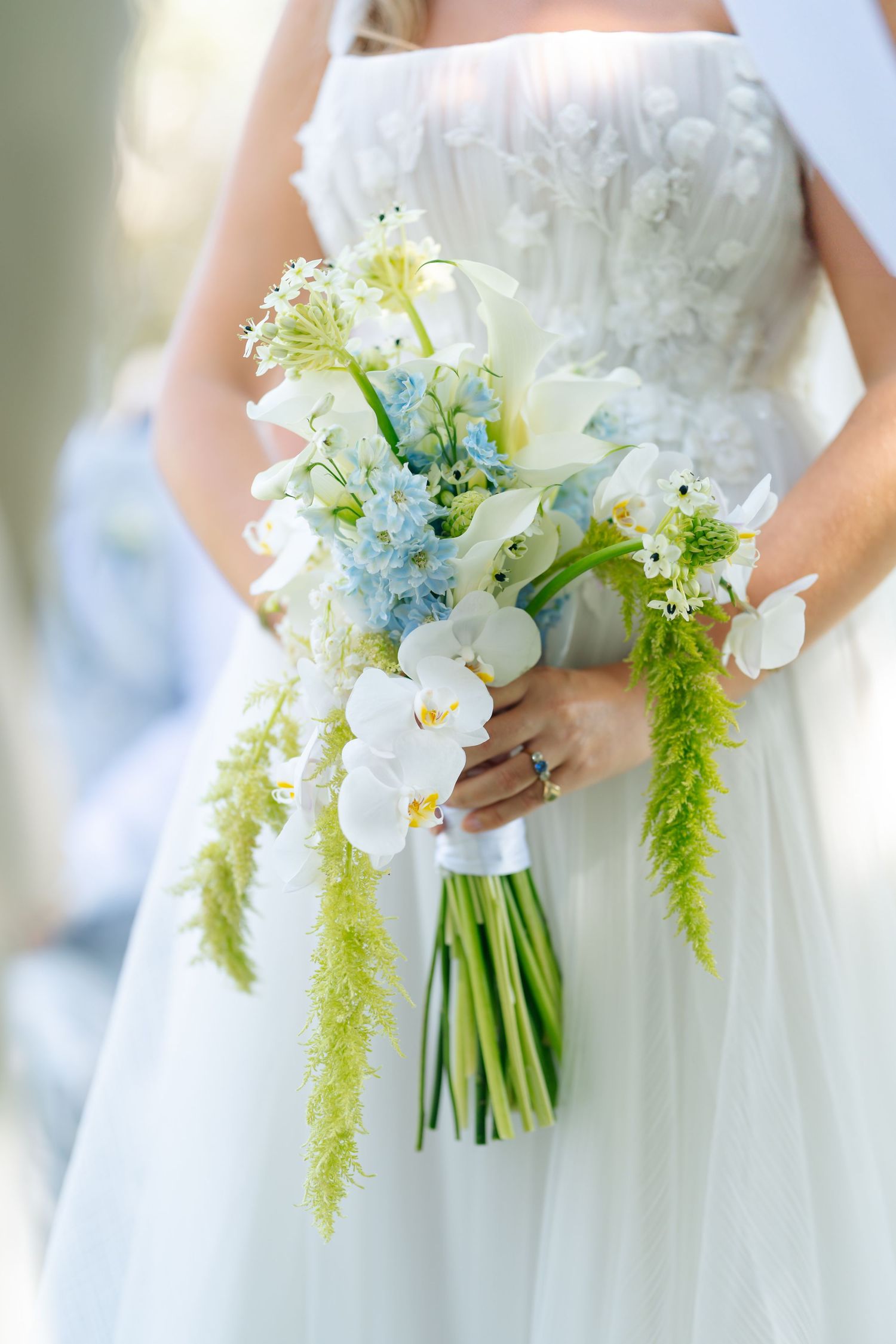 bouquet detail wedding day