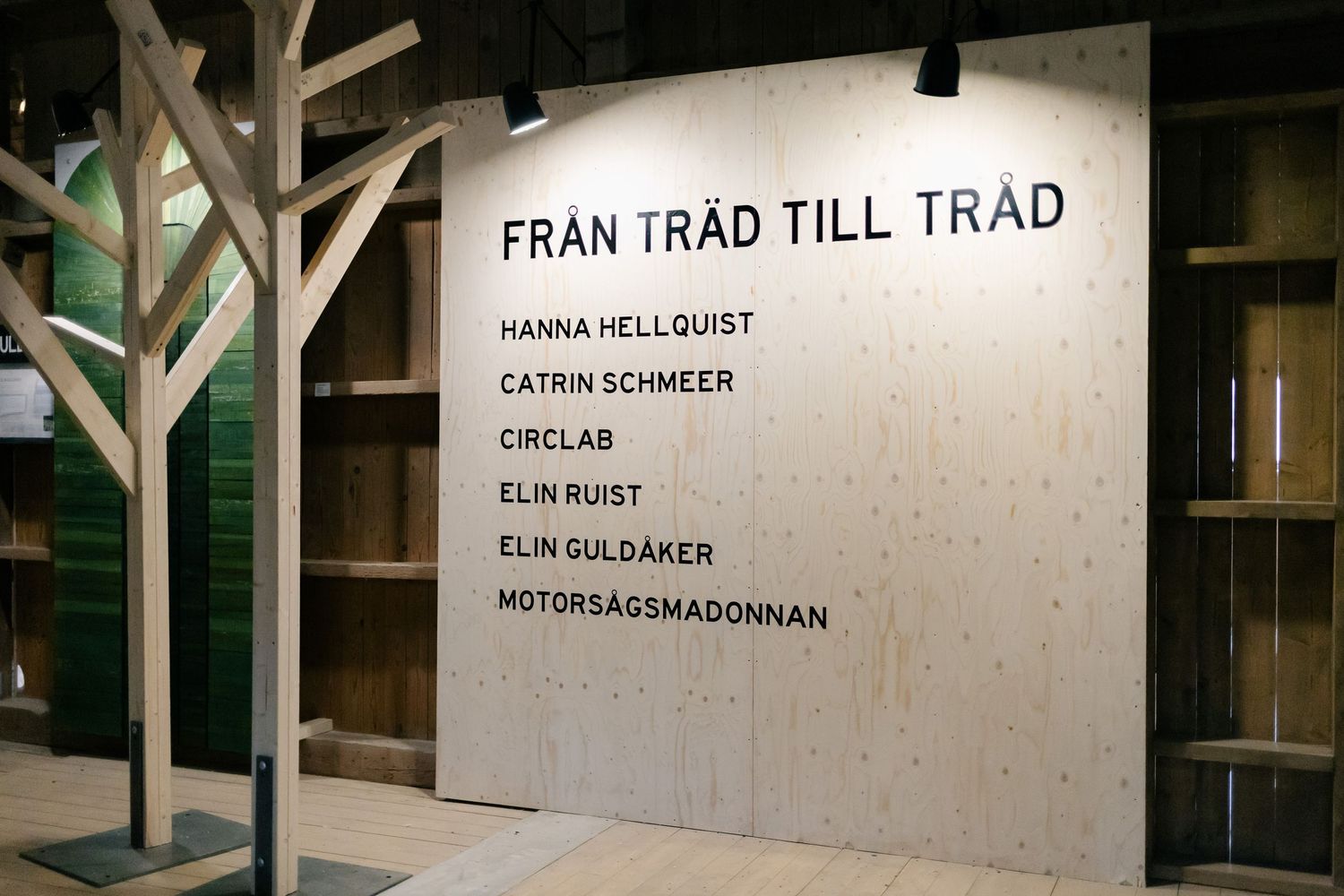 Utställning från träd till tråd på Borgviks Gård utanför Karlstad  Fotograf Rebecca Nordin.