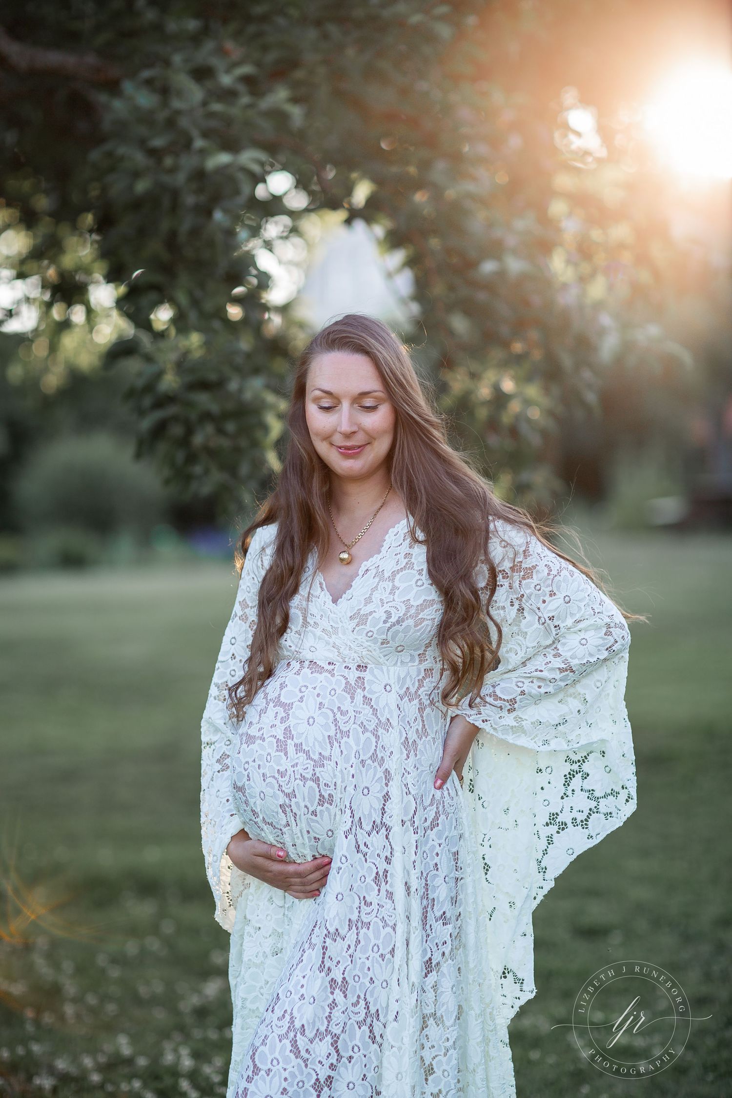 Gravidfotografering i Strängnäs på sommaren