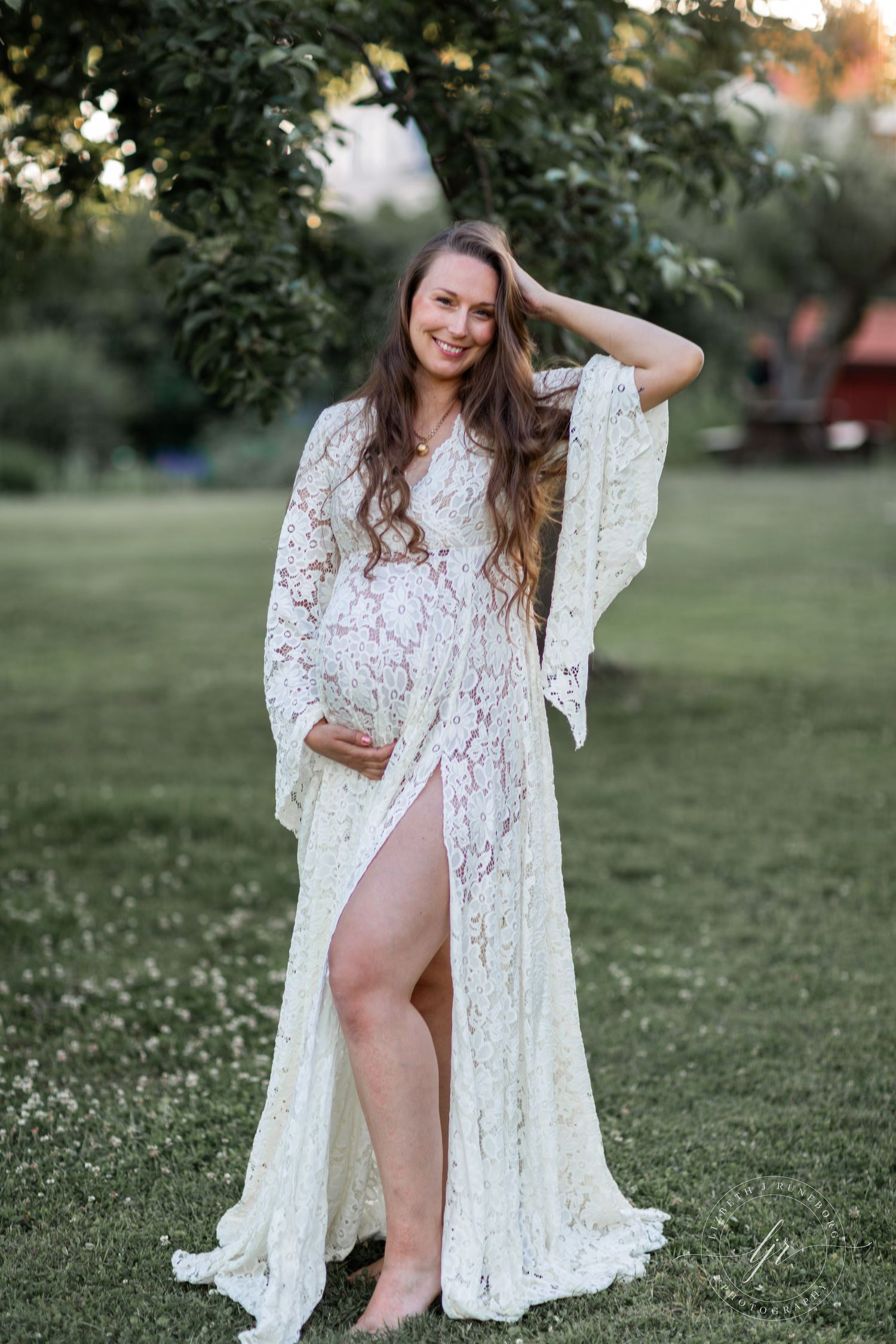 Gravidfotografering i Strängnäs på sommaren