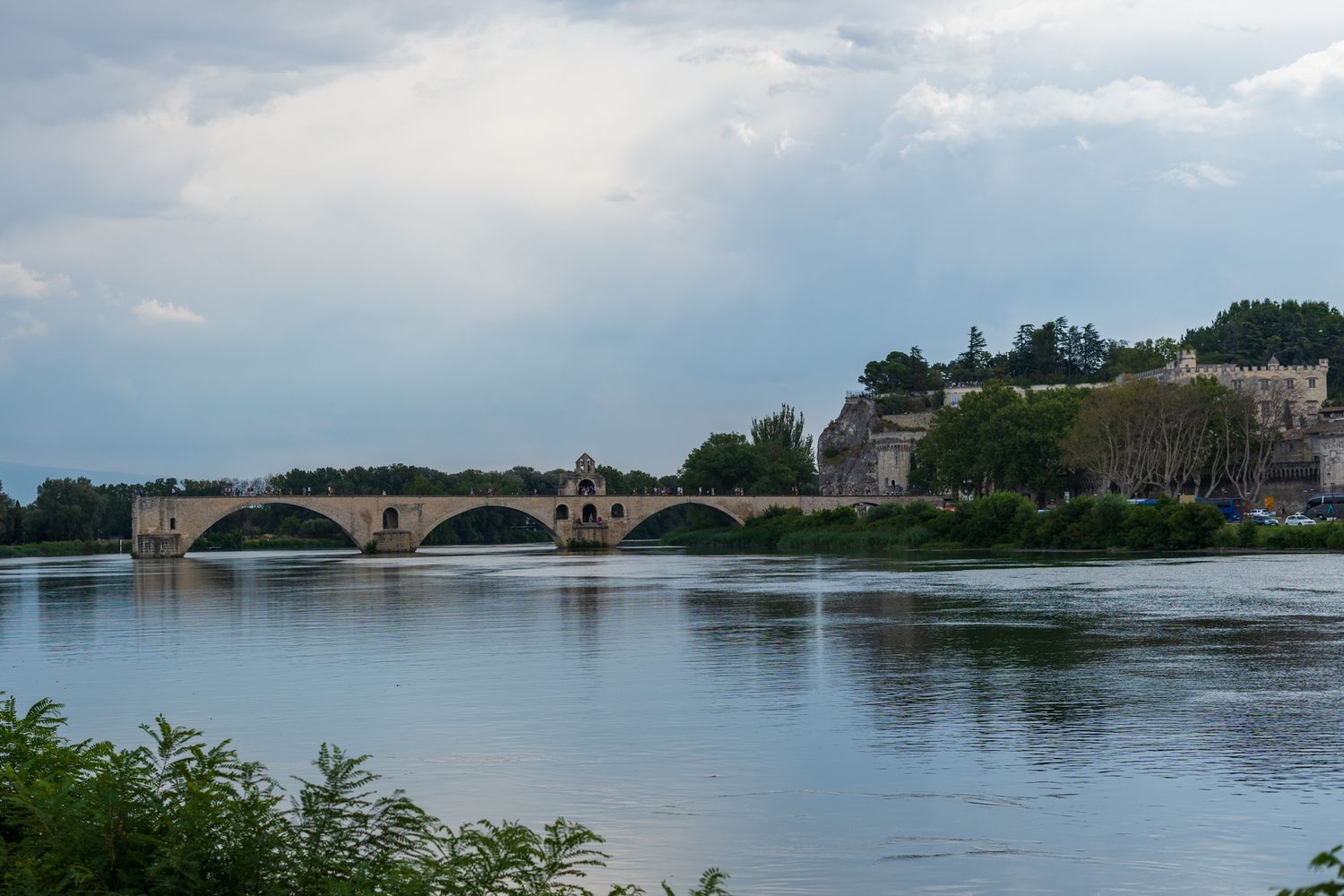 Le fameux pont d'Avignon riche de son histoire et de sa légende