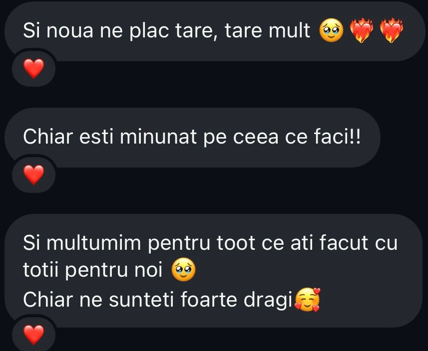 Romanian text messages praising a photographer's work with heart and fire emojis.