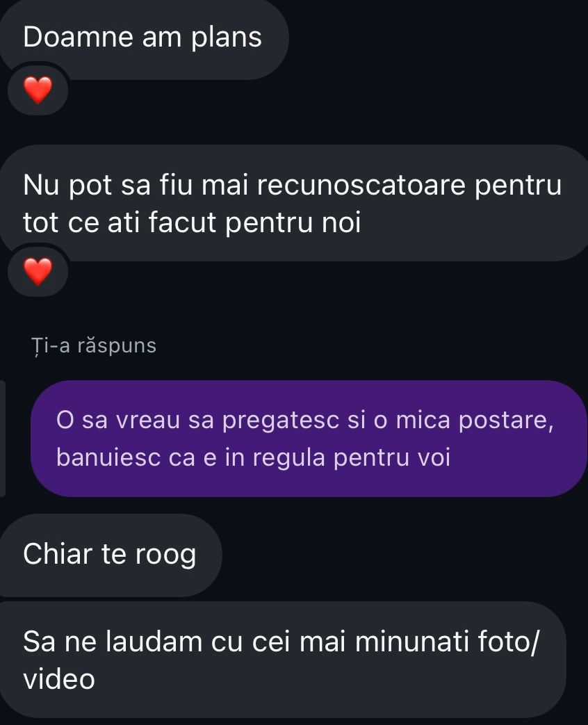 Romanian chat messages thanking a photographer and requesting a social media post about wedding photos.