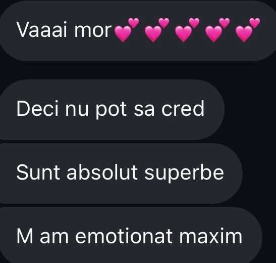 Romanian chat messages expressing amazement at superb wedding photos with pink heart emojis.