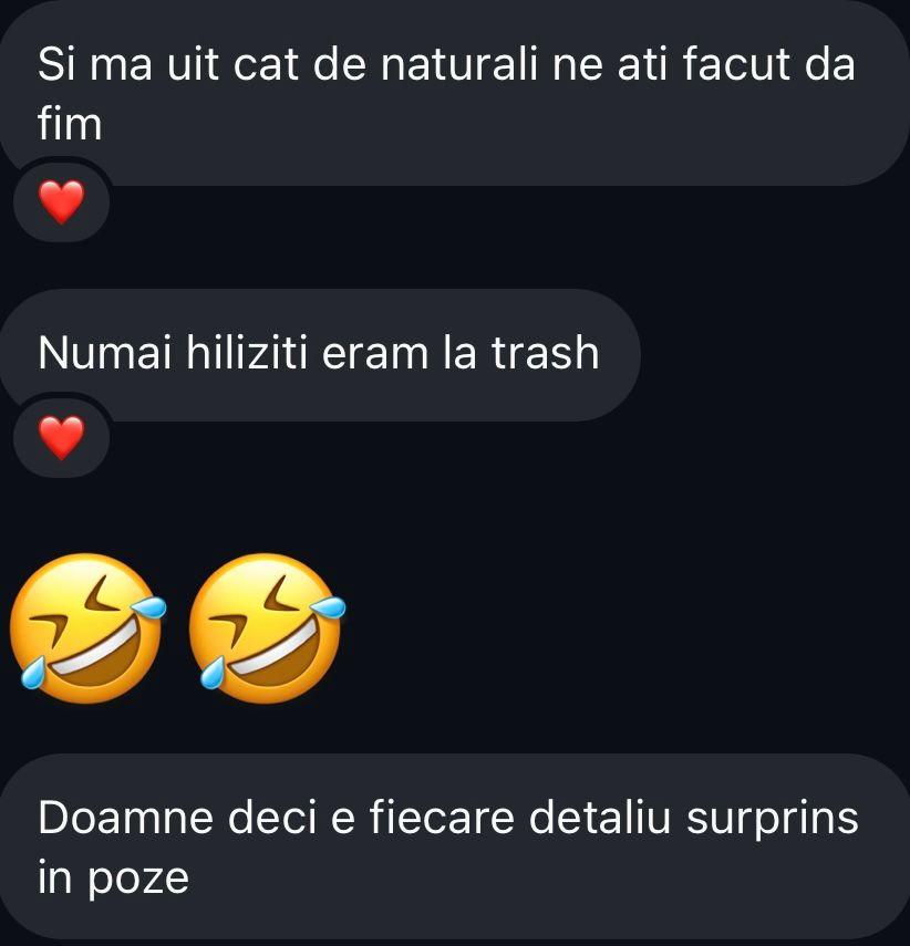 Romanian chat messages praising natural and candid wedding photos with laughing emojis.