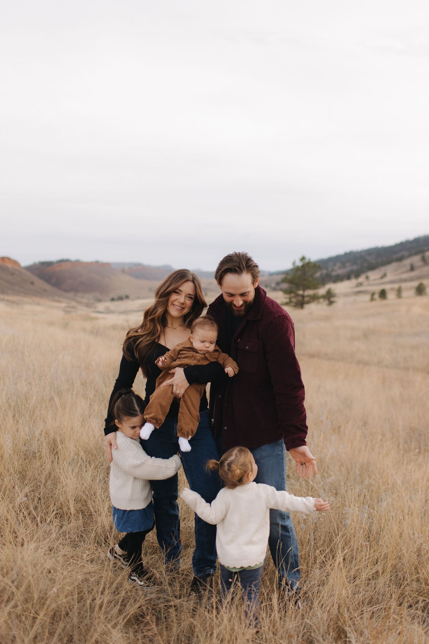 Lifestyle family portraits with toddlers in Denver park