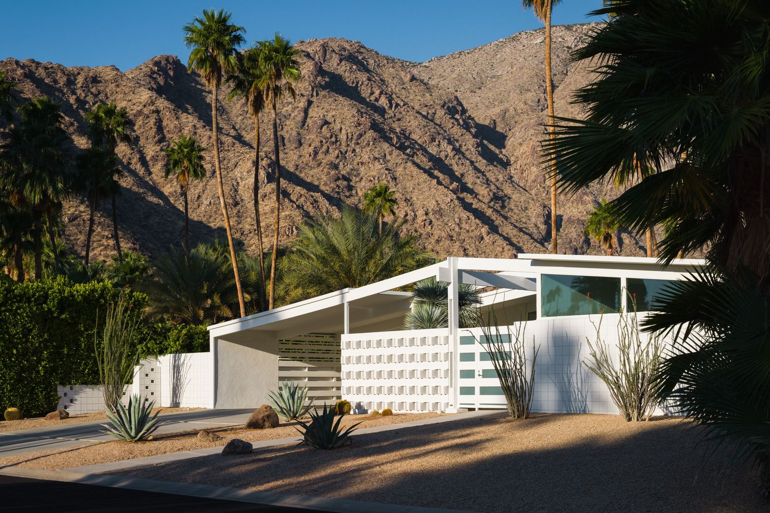 Mid-century modern home in the Vista Las Palmas neighborhood of Palm Springs