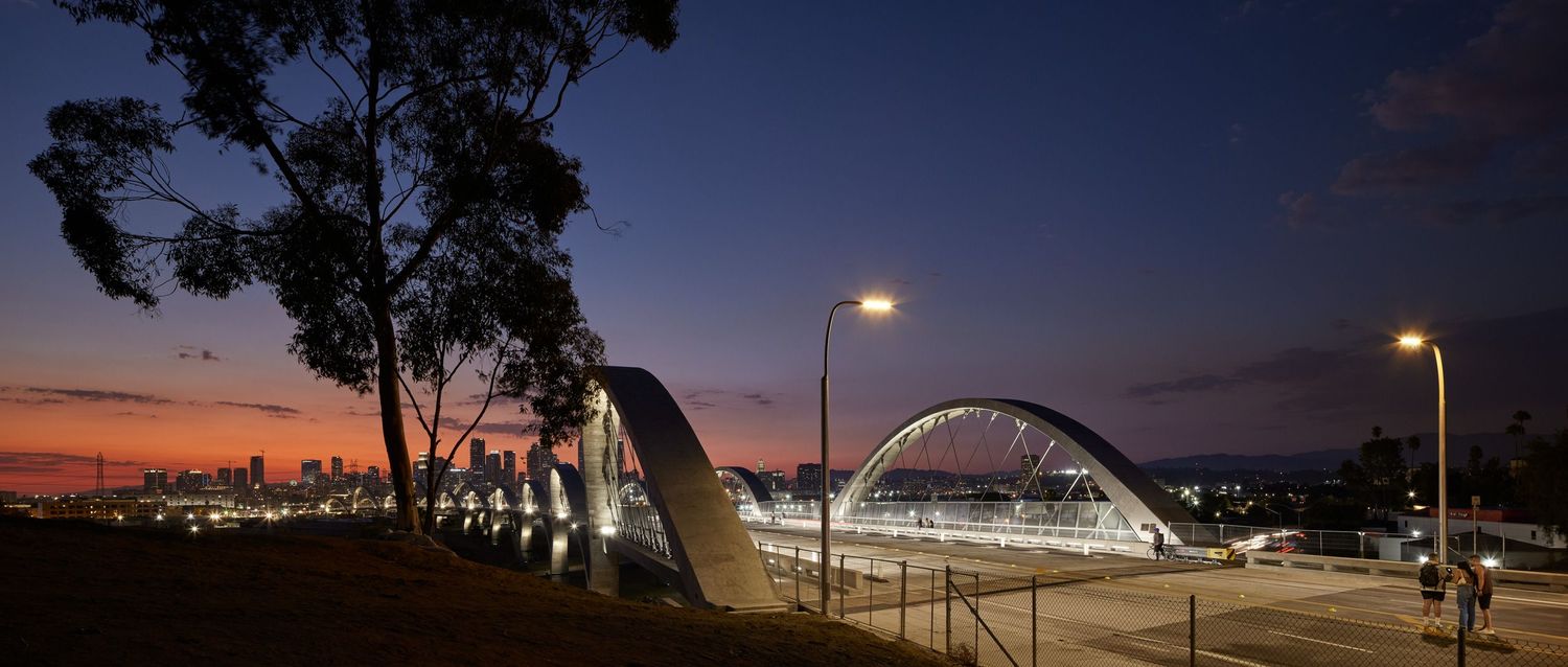 Panoramic view of the Sixth Street Viaduct bridge in Los Angeles at dusk by Michael Maltzan Architecture