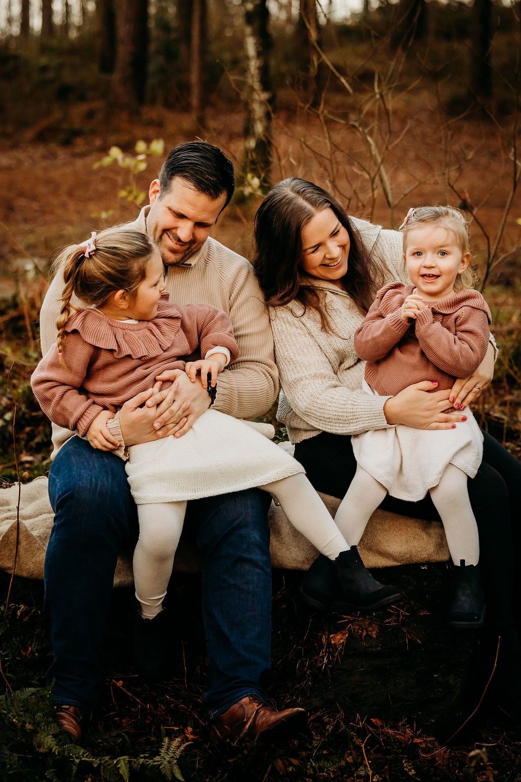 Familiefotografering utendørs på Jæren