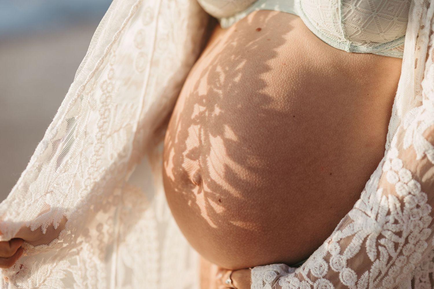 Pregnant  maternity photoshoot bump Newcastle Lake Macquarie NSW