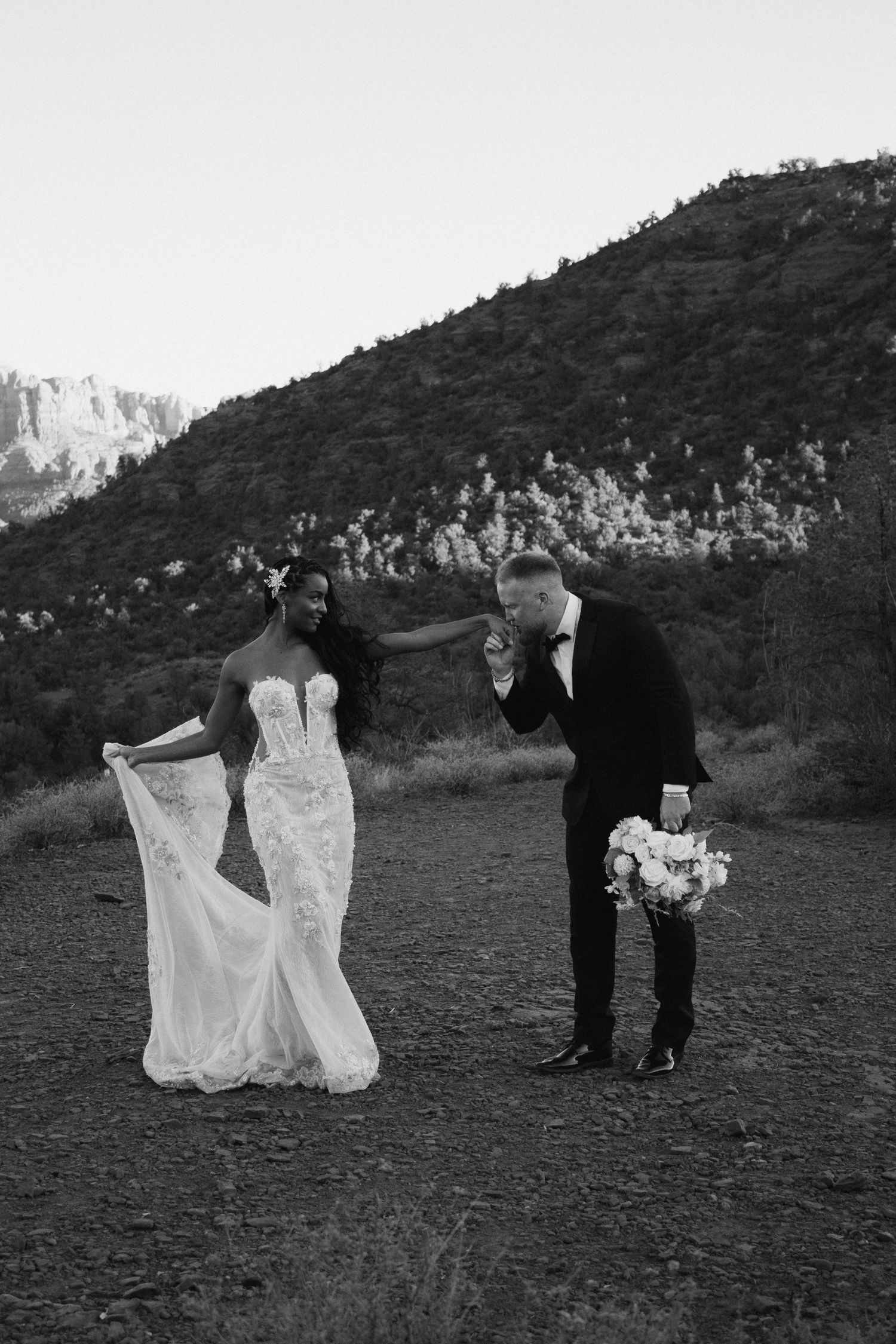 Scottsdale Arizona wedding photographer capturing elegant newlywed portraits with an editorial-inspired photography style.