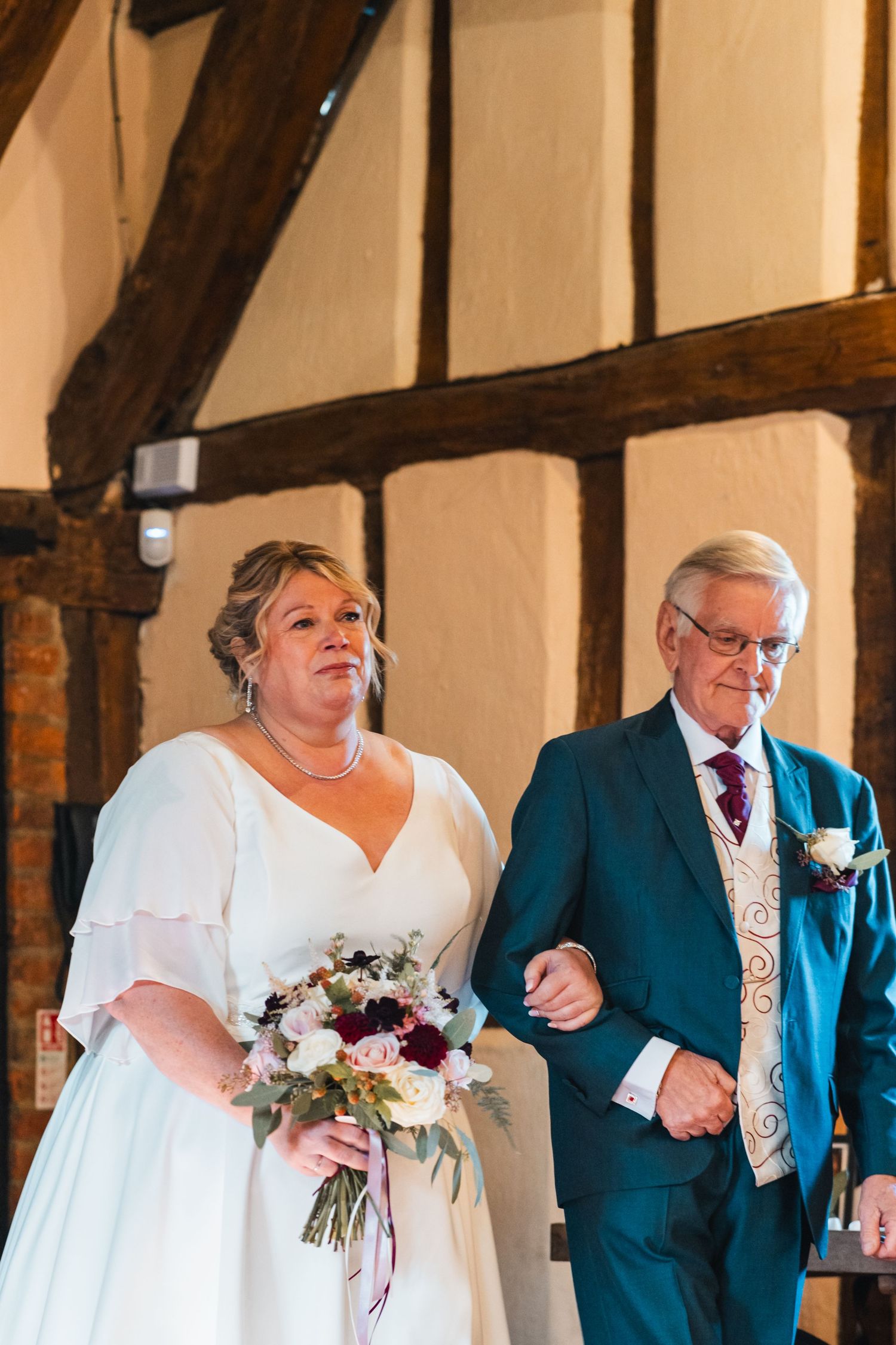 The Tithe Barn Bedford, captured by a UK London wedding photographer @lyfphotos