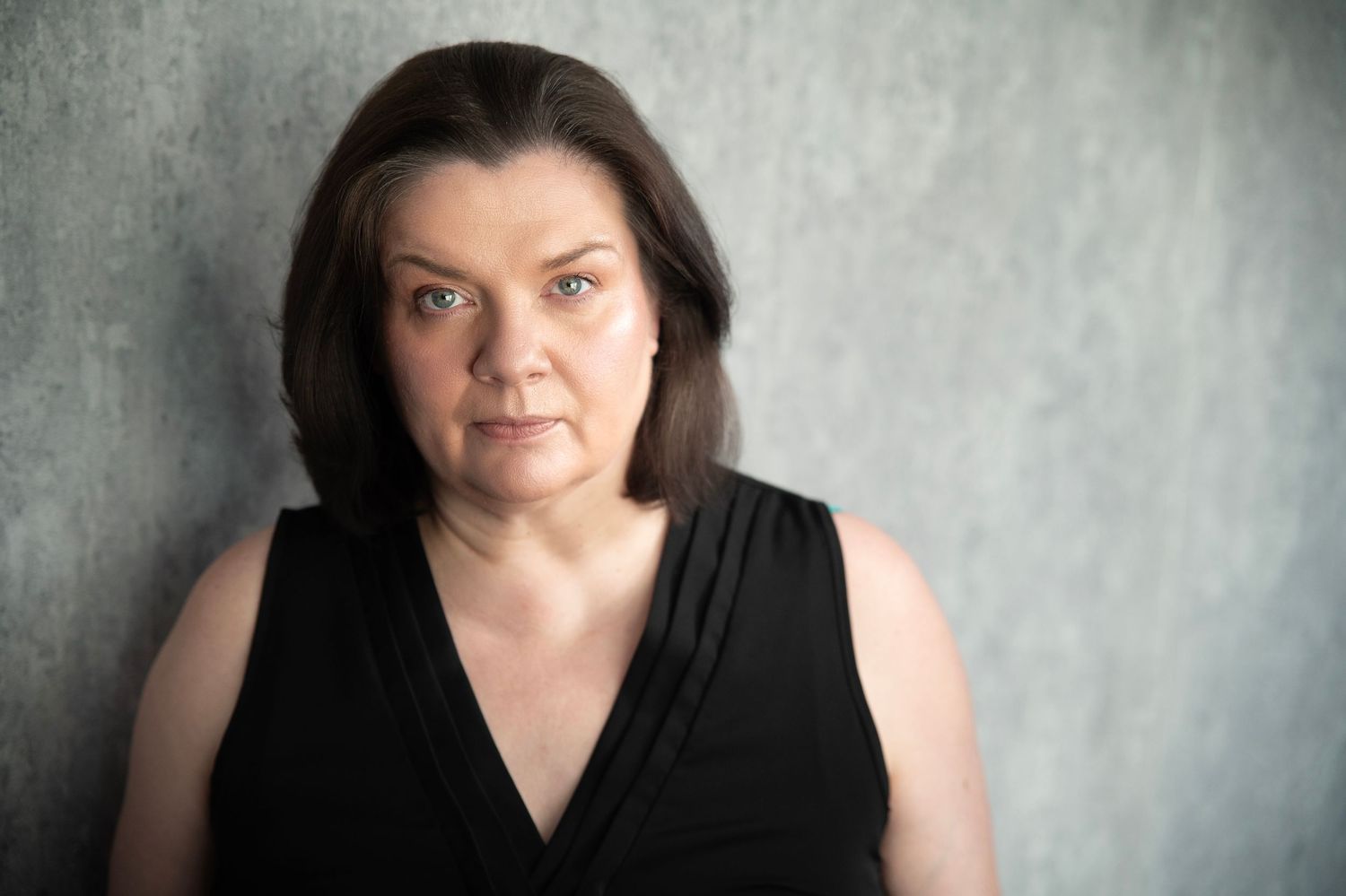 Headshot of Hampshire actress Rebecca James