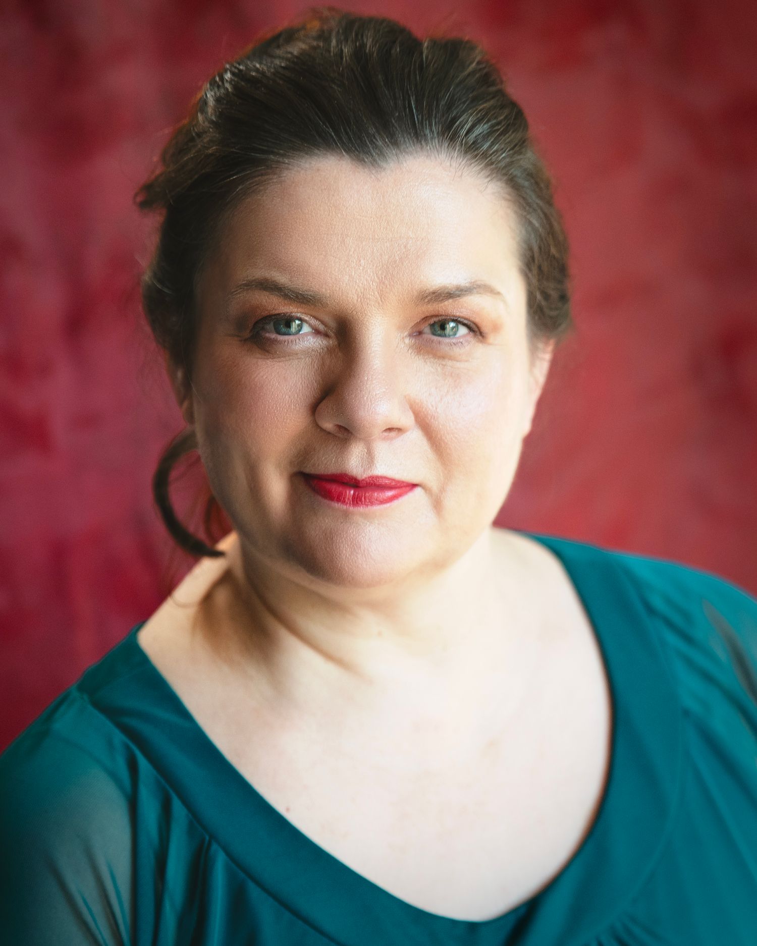 Headshot of Hampshire actress Rebecca James