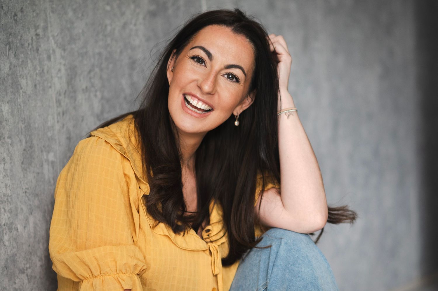 Headshot of Hampshire actress & singer Lauren Kempton