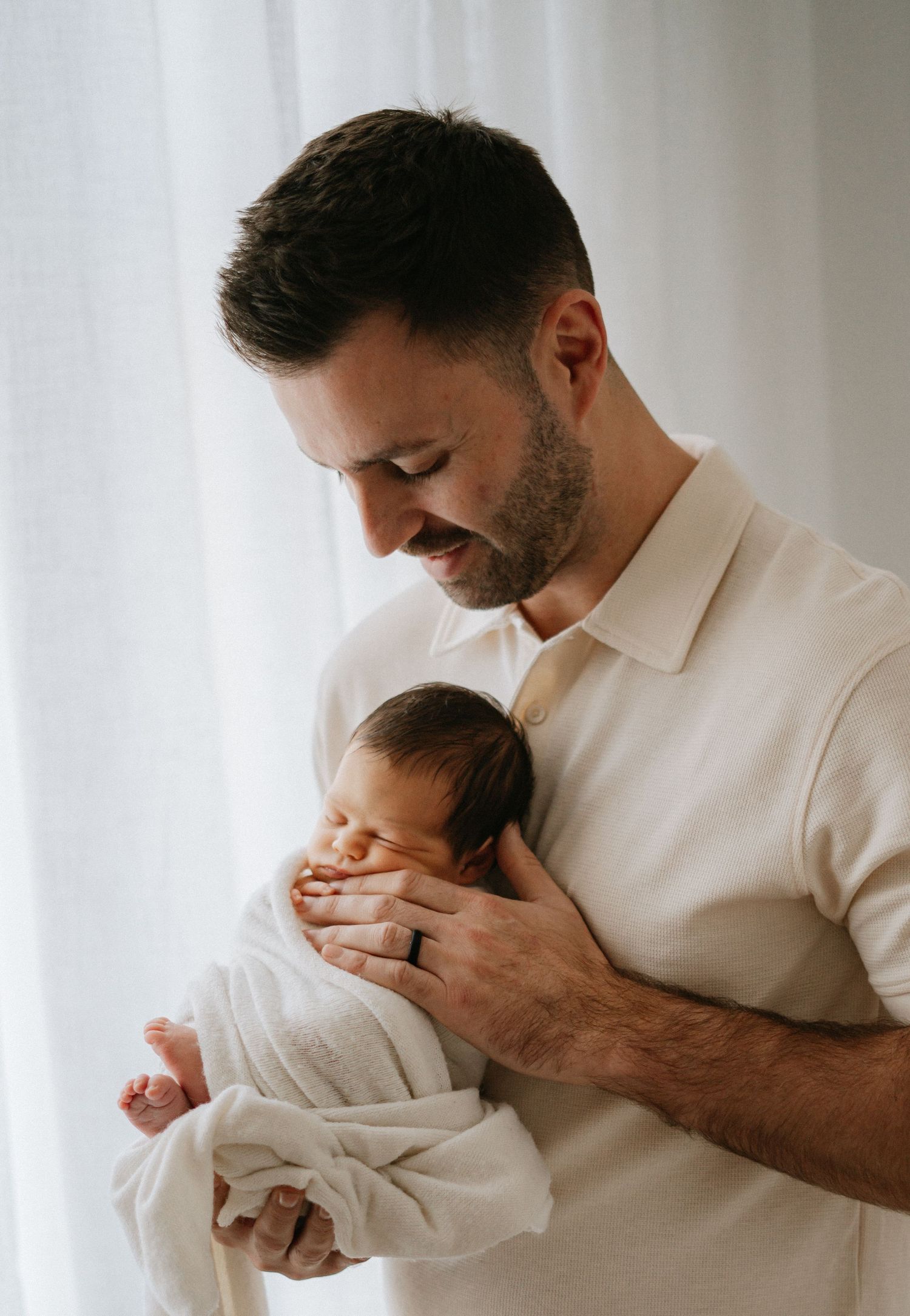 Devon-based photography specializing in timeless newborn, maternity, and family sessions. Capturing life's most precious moments in a relax