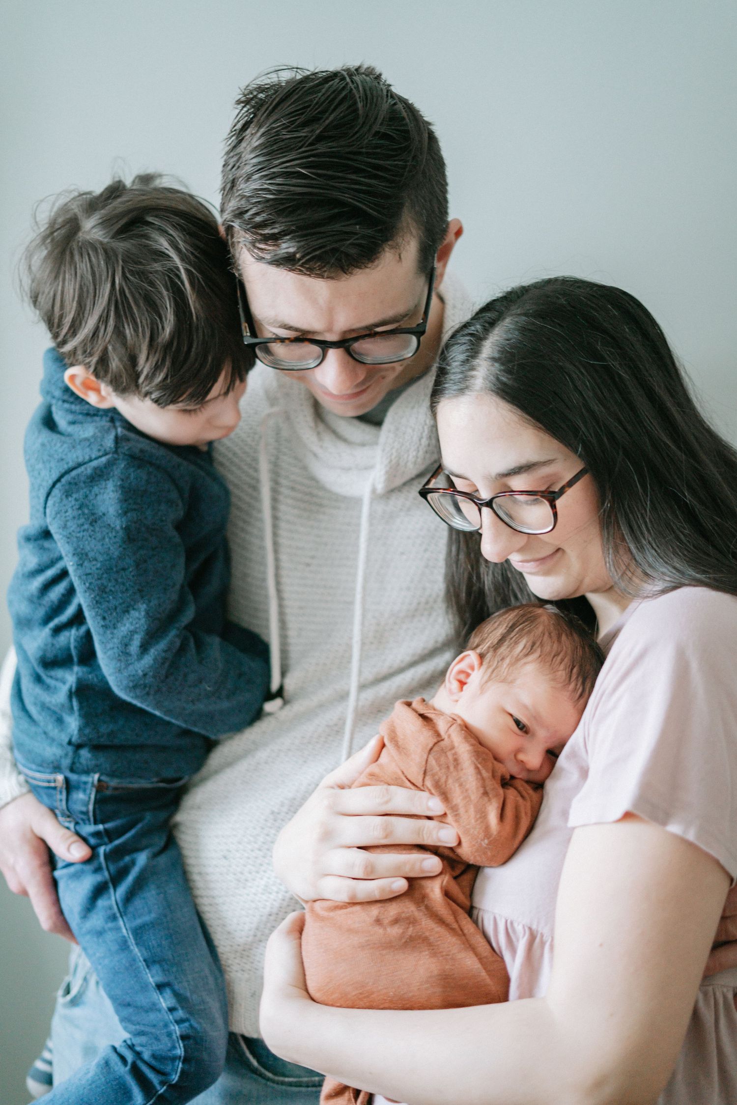 Stunning motherhood photography sessions in Devon, capturing the beauty and emotion of pregnancy, maternity, and the bond