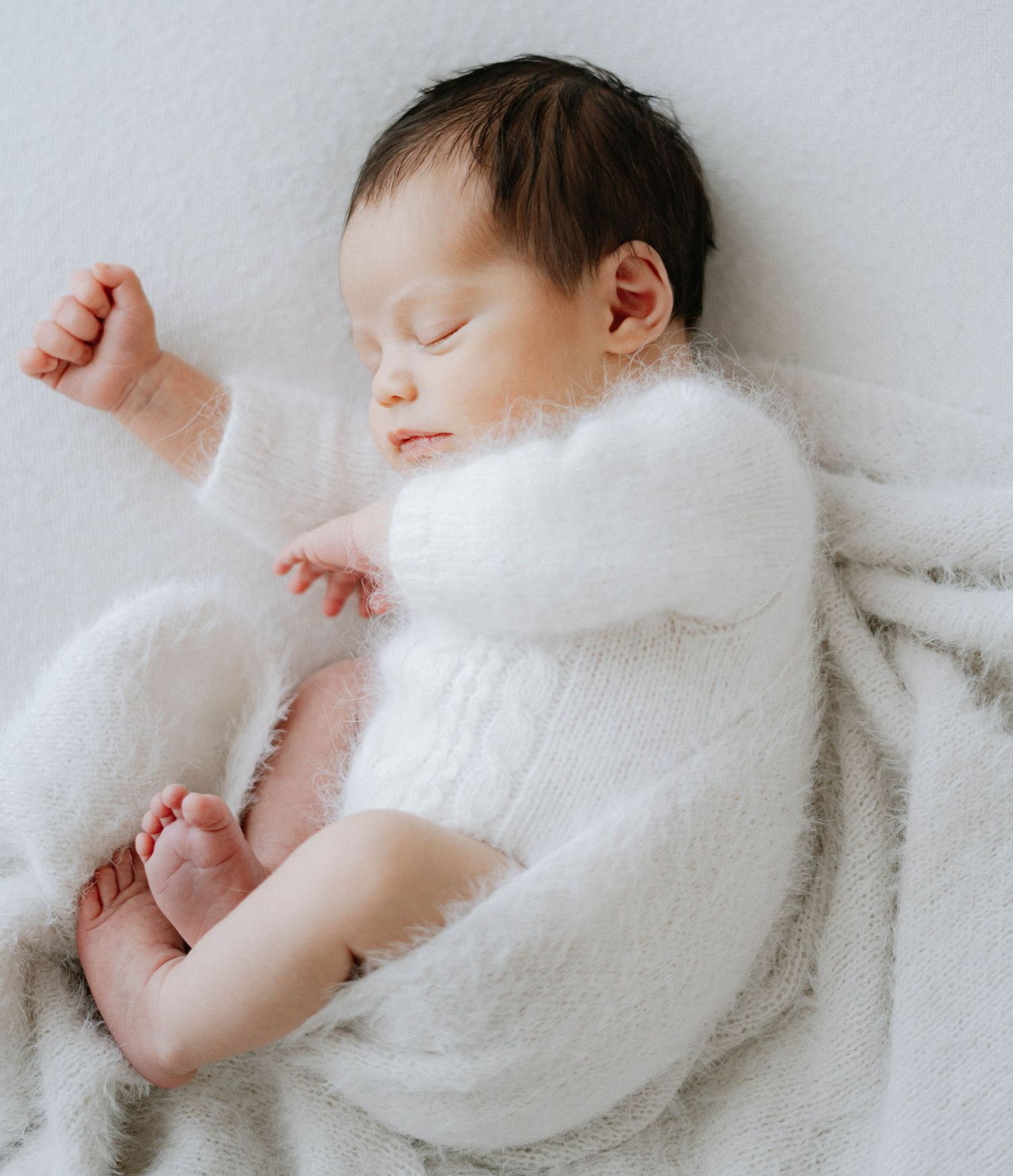 Elegant maternity shoot styled by April Harvey Photography in Torquay Devon