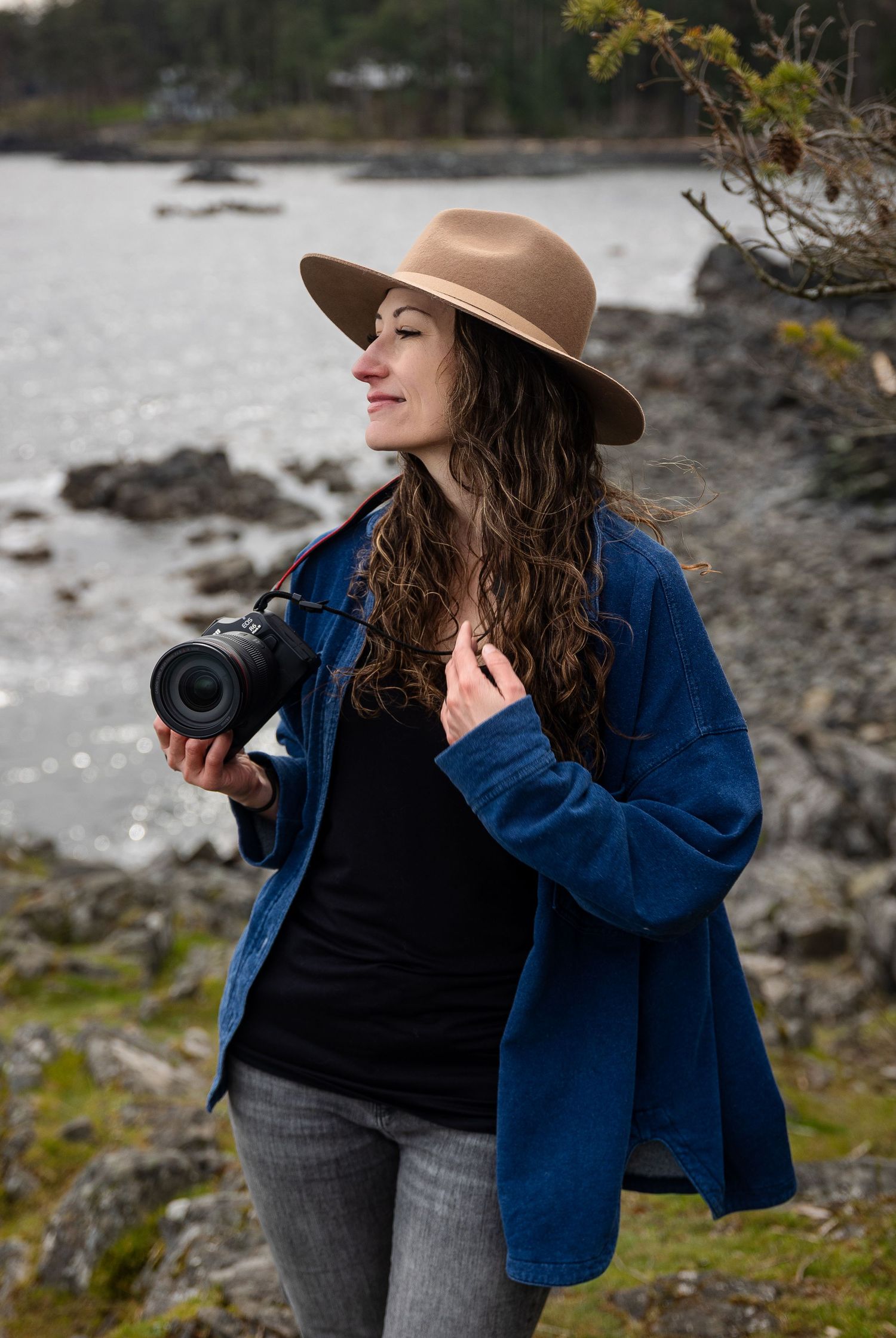 Couples, family, and wedding photographer on Vancouver Island, British Columbia.
