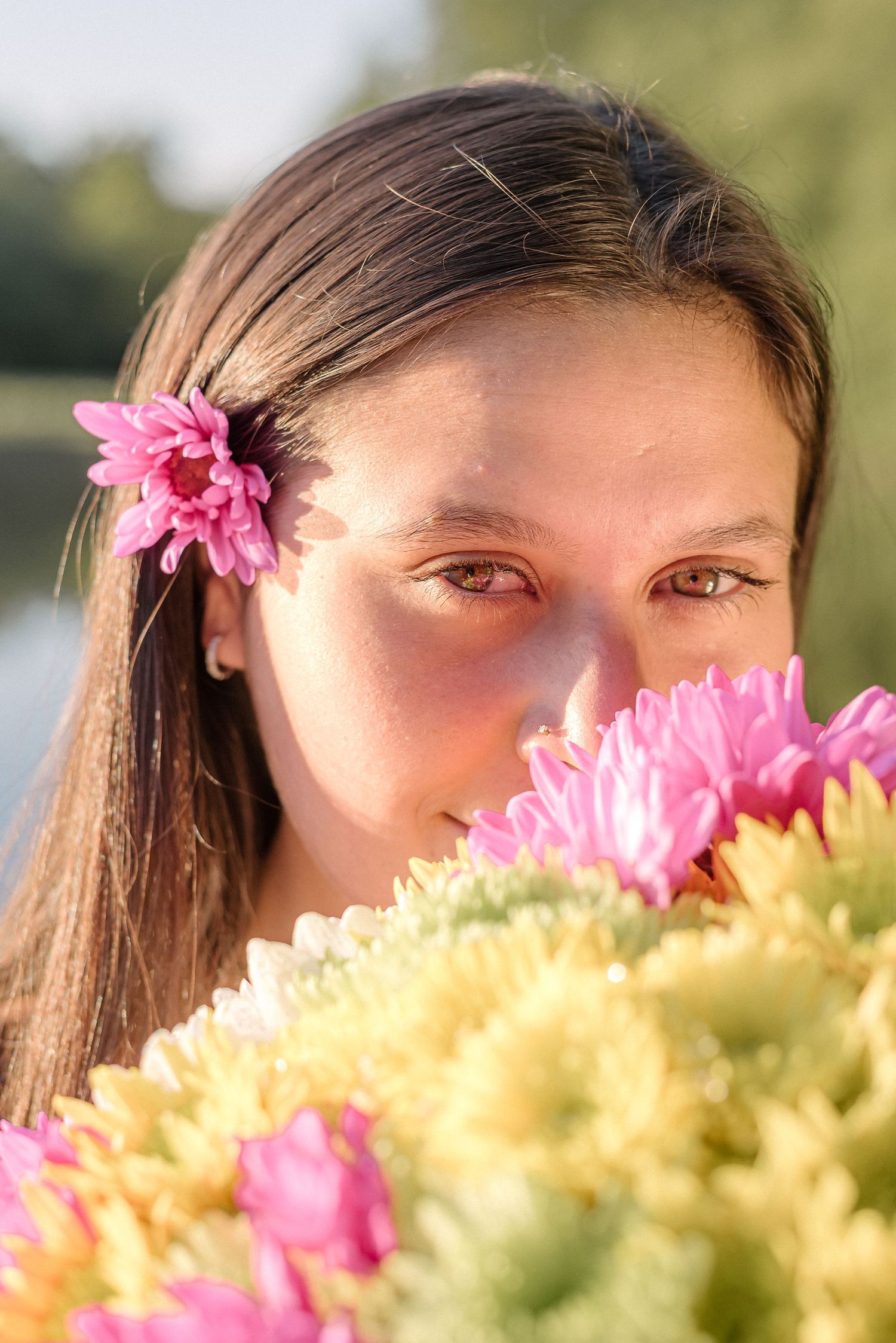 Best friends portrait photoshoot at the Historic Smithville Park, Eastampton, NJ. Floral bouquet close-up portrait.