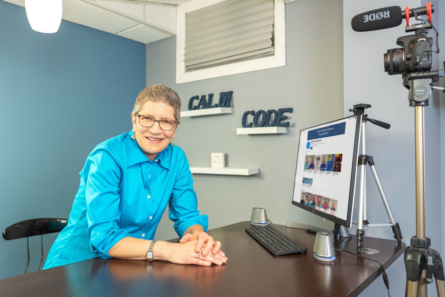 Personal branding photography. The entrepreneur in her work environment that captures the essence of her content creation. Hopewell, NJ
