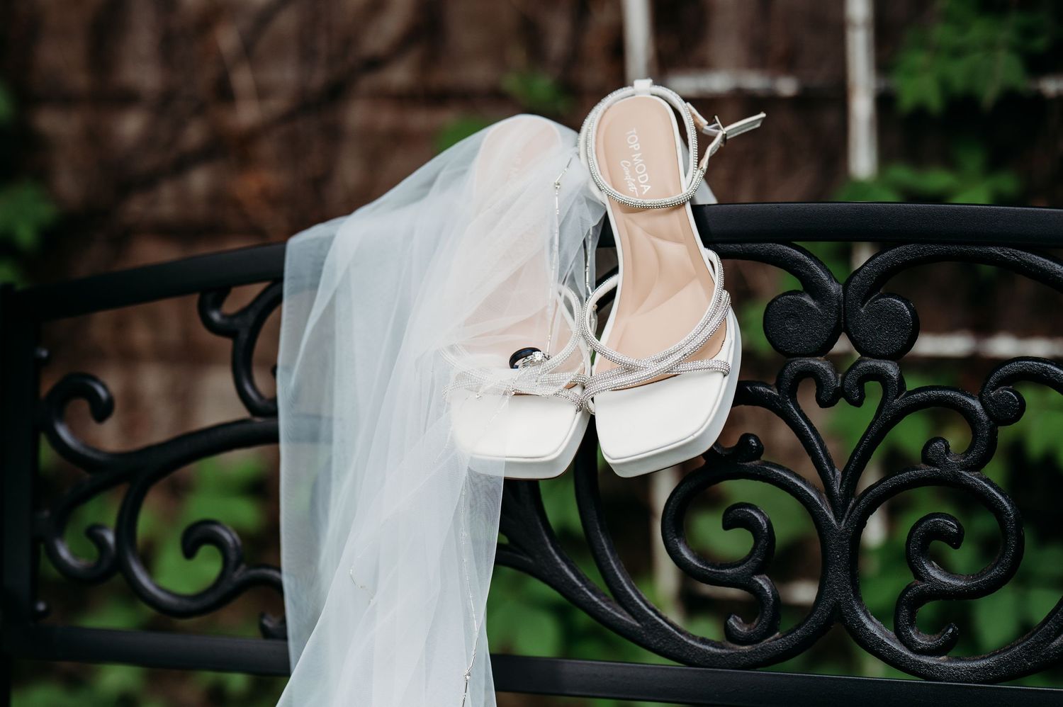Kalamazoo wedding photographer
West Michigan wedding photographer
Grand Rapids wedding photographer
South Haven wedding photographer