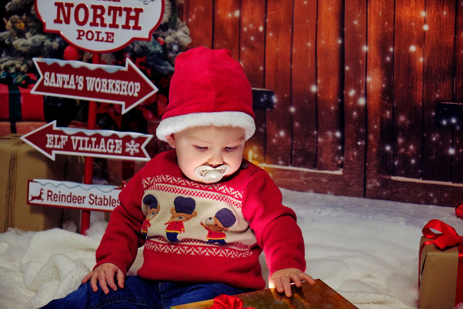 Christmas baby photography.