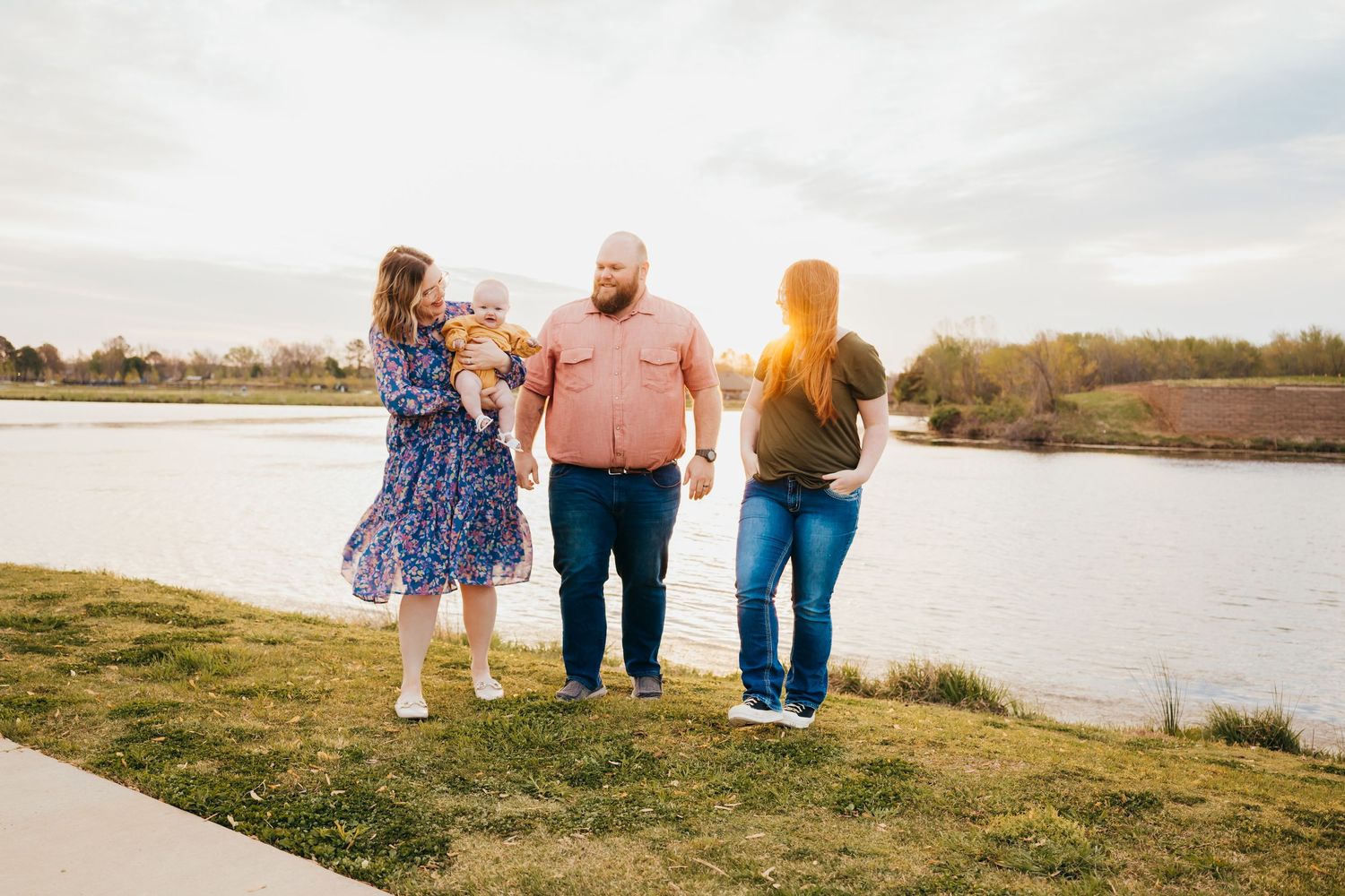 best family photographer in Northwest Arkansas. Rogers Arkansas Family Portraits. Maternity and Motherhood Photography Bentonville Arkansas