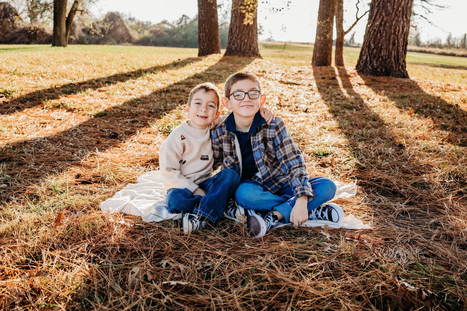 best family photographer in Northwest Arkansas. Rogers Arkansas Family Portraits. Family Photographer in Bentonville Arkansas. Motherhood .