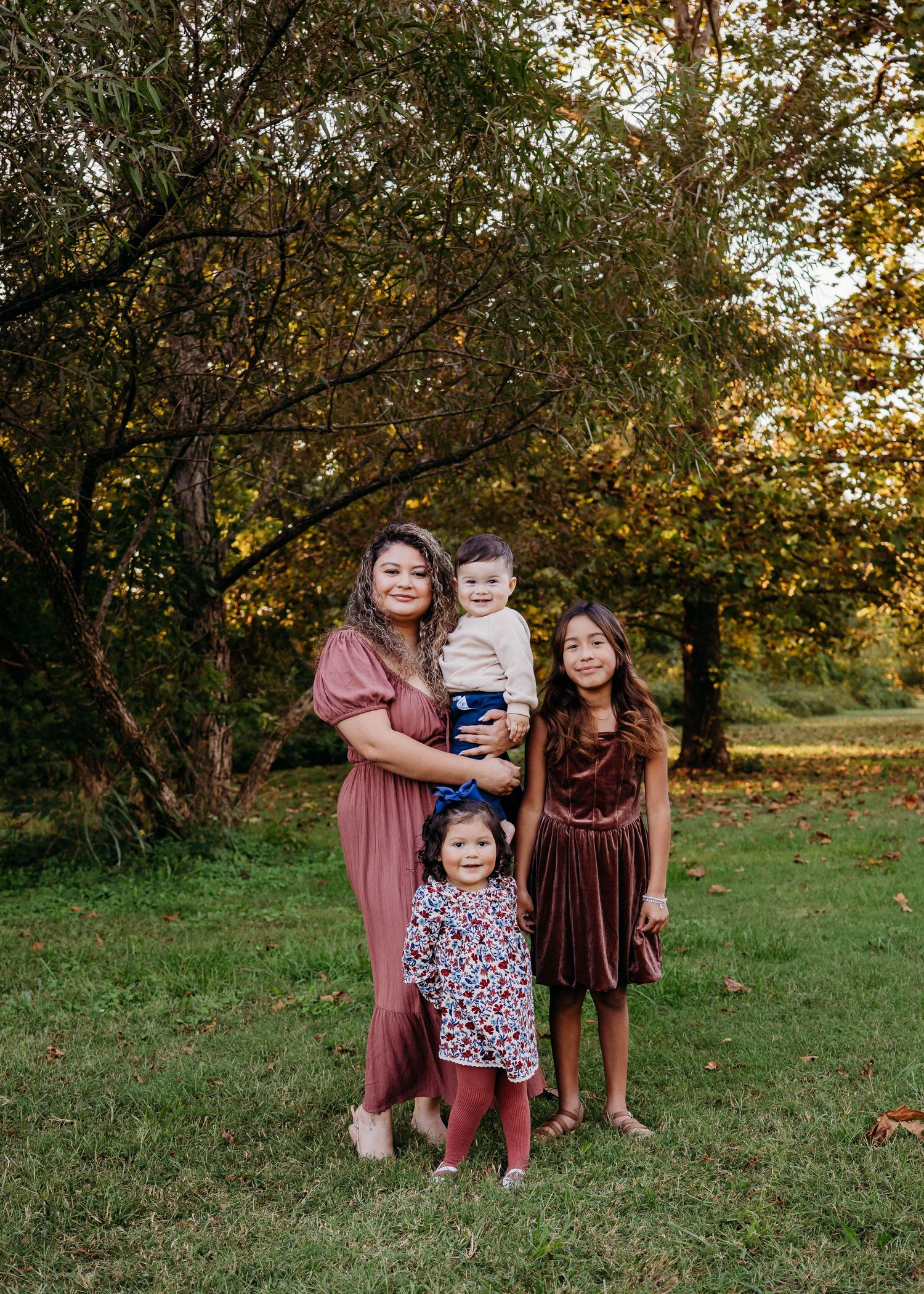 beautiful family photography session in bentonville arkansas by the best family photographer in northwest arkansas. motherhood photos